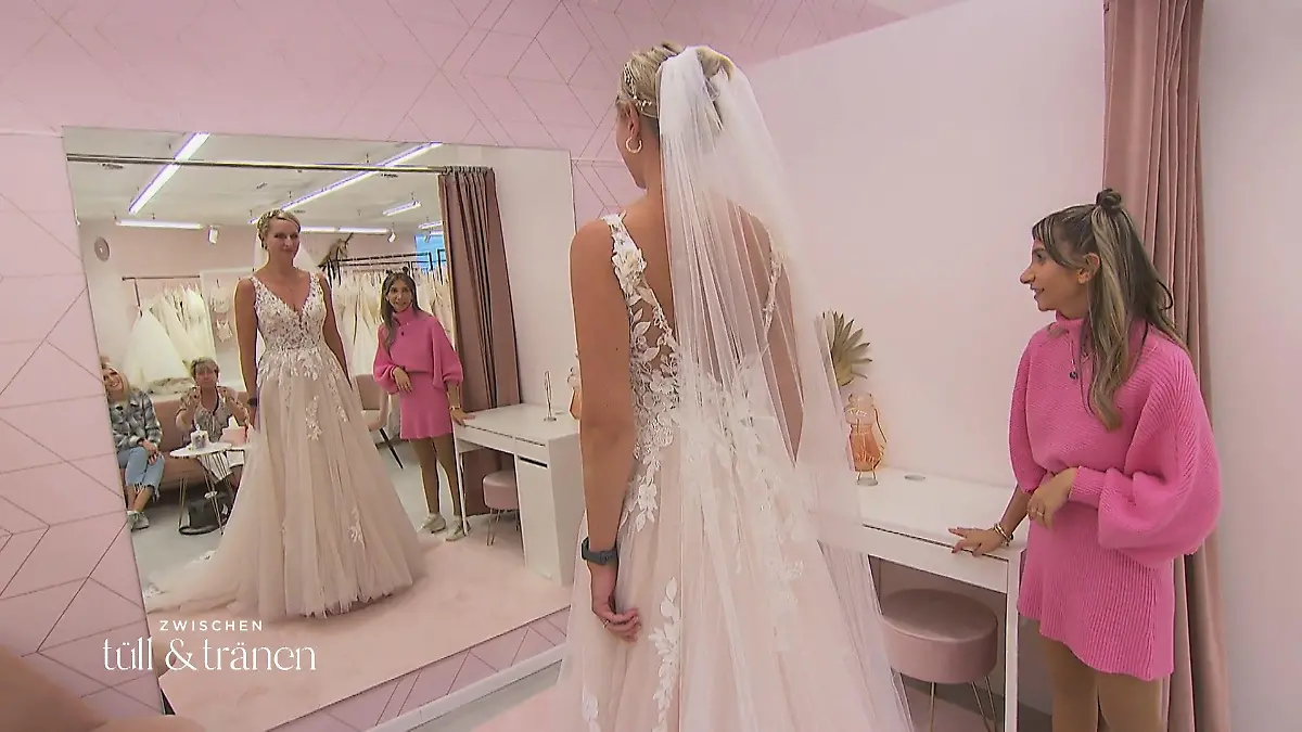 Ist der letzte Versuch endlich ein Treffer? Steffi ist unentschlossen