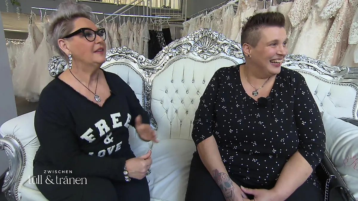 Braut Bianca sucht ein schwarzes Prinzessinnenkleid Kirchliche Trauung