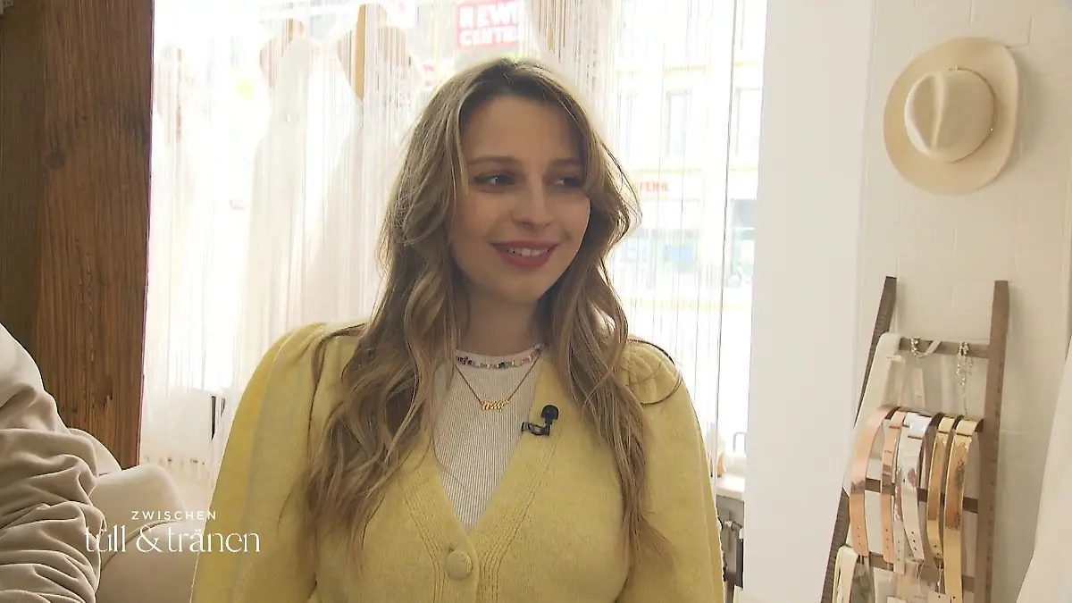 Die schwangere Alina sucht ein sexy Brautkleid Spontanes Ja-Wort