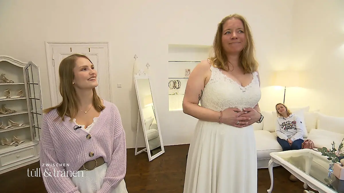 Wie viel Kleid darf es sein für die Eisenbahnhochzeit? Schicht oder doch pompöser?