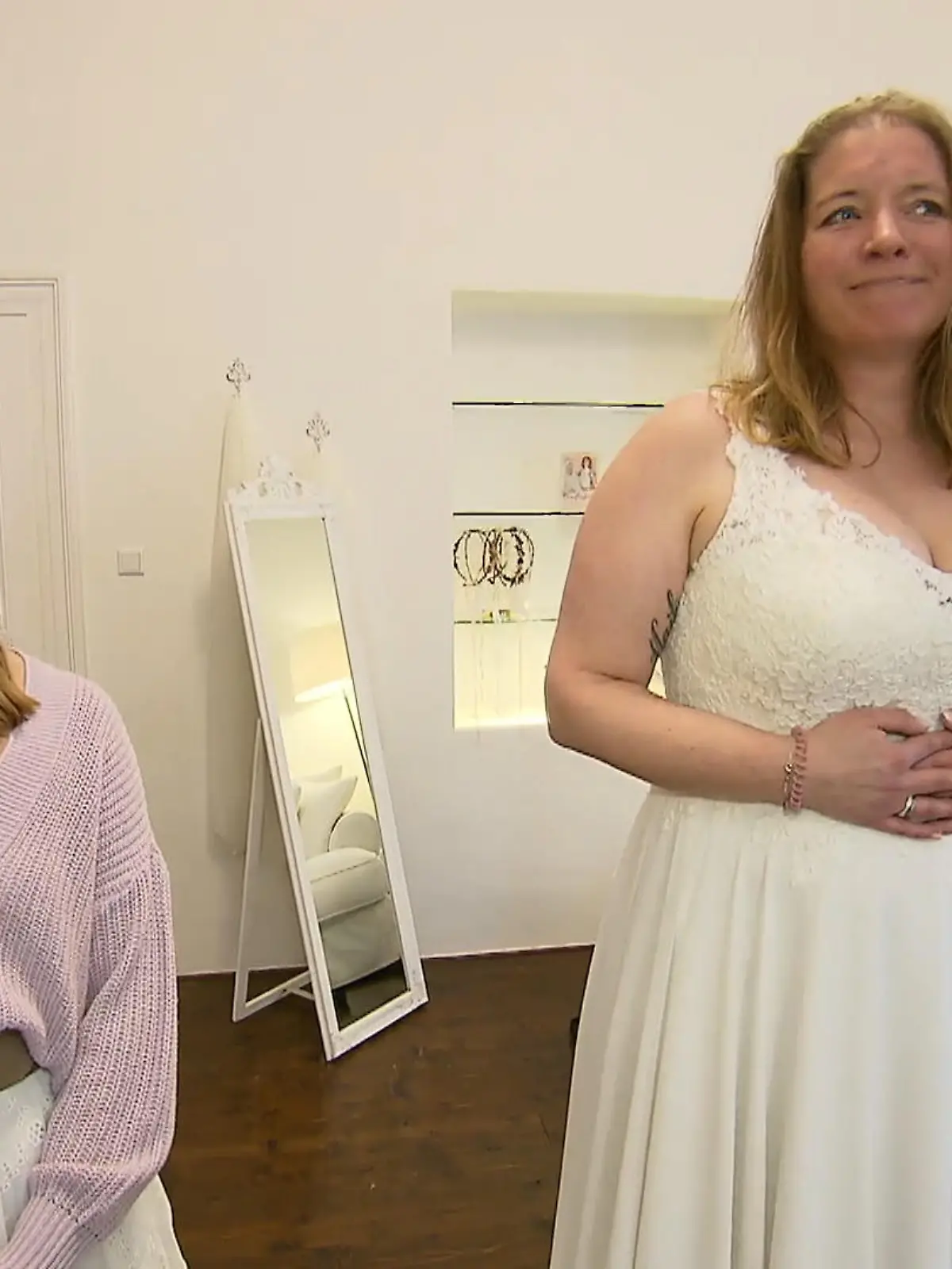 Bild zu: "Wie viel Kleid darf es sein für die Eisenbahnhochzeit?"