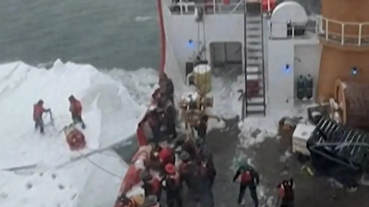 Schneemobilfahrer treibt auf Eisscholle ab! Küstenwache muss anrücken Vor US-Bundesstaat Michigan