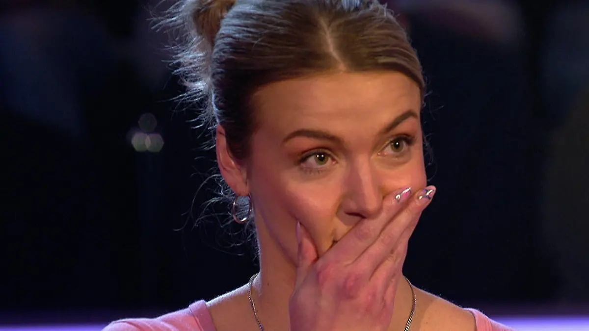 Bitterer Absturz bei „Wer wird Millionär"! Lehrerin scheitert bei DIESER Frage Günther Jauch fühlt mit