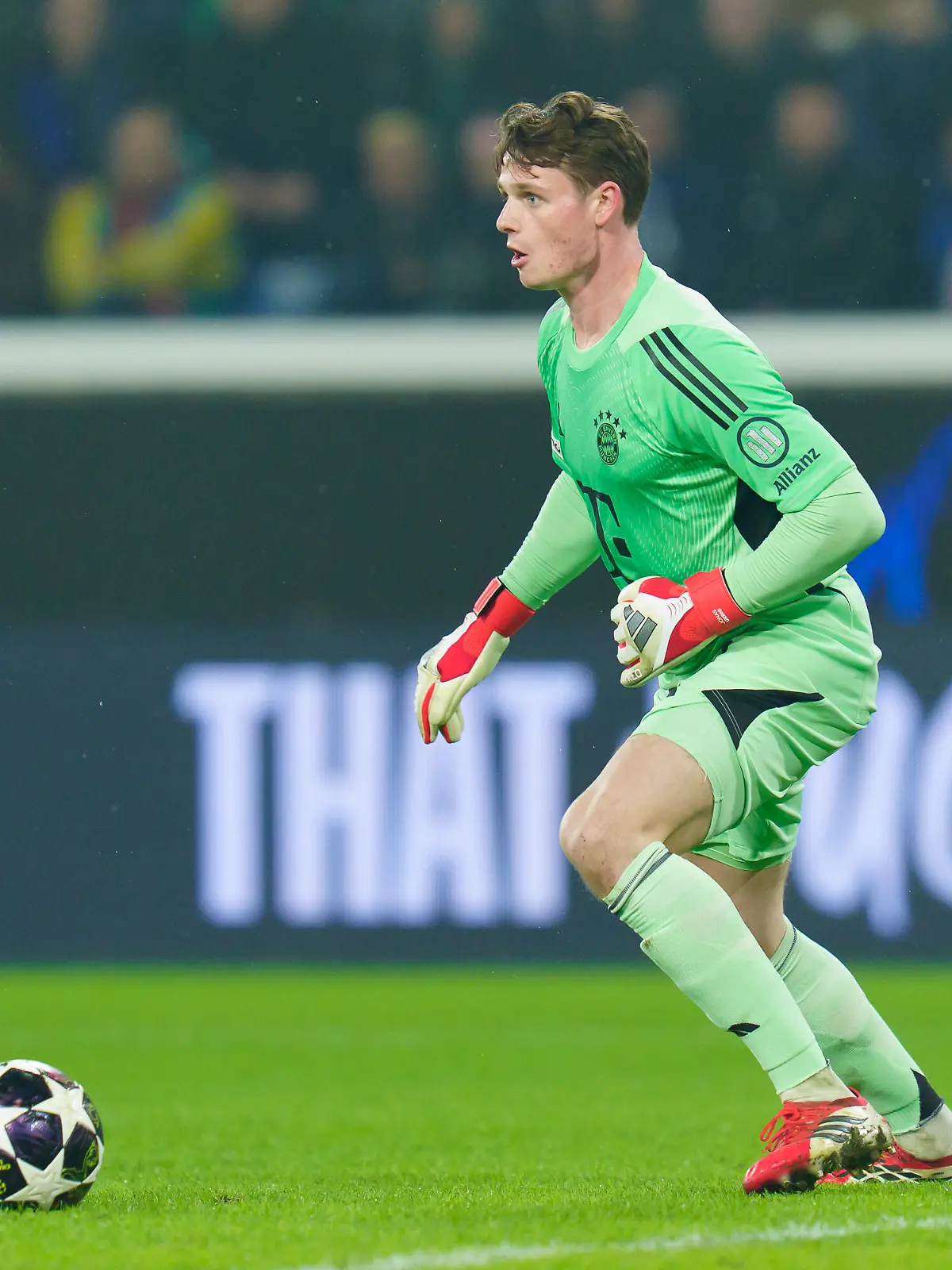Jonas Urbig of FC Bayern Munchen during the serie UEFA Champions League 2025/26 Round of 16 match between Atalanta BC and FC Bayern Munchen at Gewiss Stadium on March 10, 2026 in Bergamo, Italy (Photo by Giuseppe Maffia/NurPhoto)