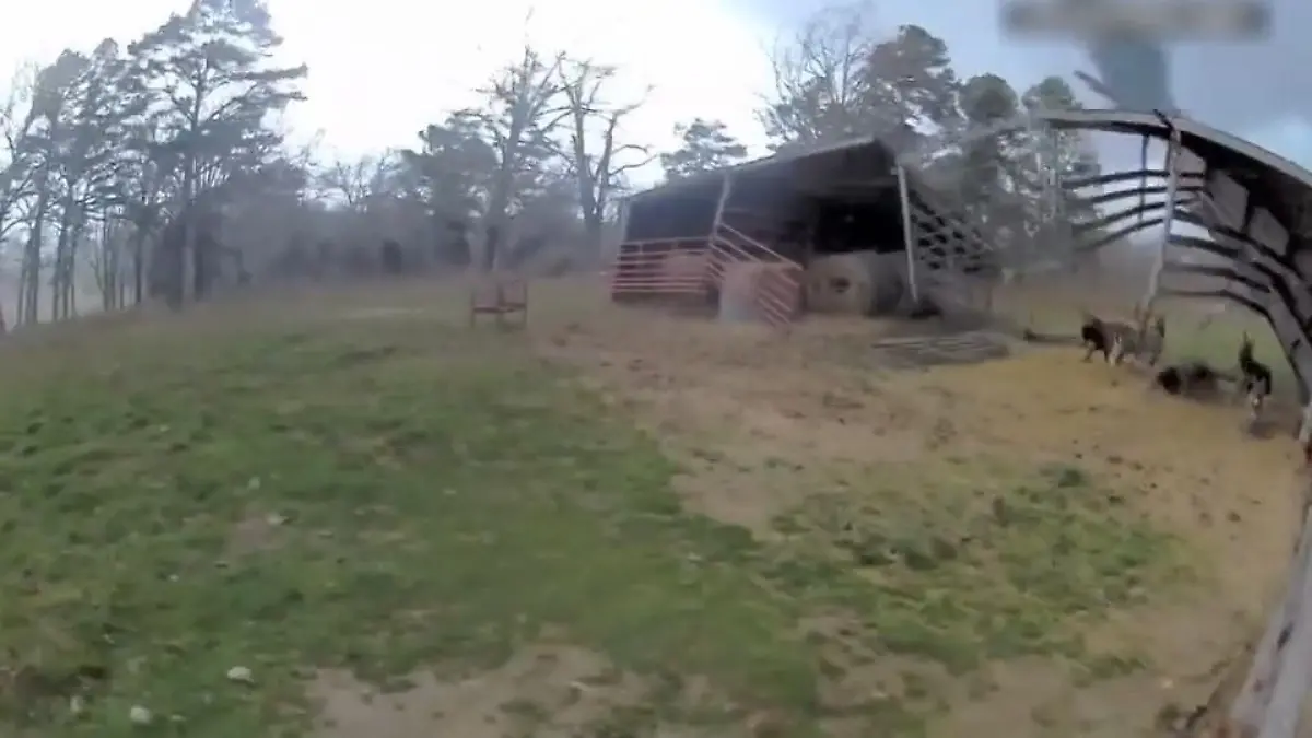 Panik im Stall! Mega-Sturm fegt plötzlich Dach weg Unwetter in den USA