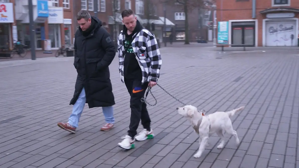 Klappt es mit Leila inzwischen besser – oder bleiben Spaziergänge eine Baustelle? Baustelle Spaziergang?