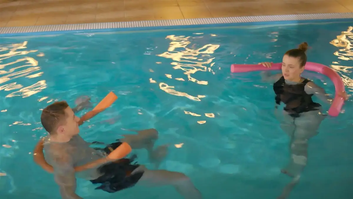 Lucie macht beim Reha-Training Bekanntschaft mit einem attraktiven Mann AWZ-Folge vom 08.04.26 bei RTL im TV