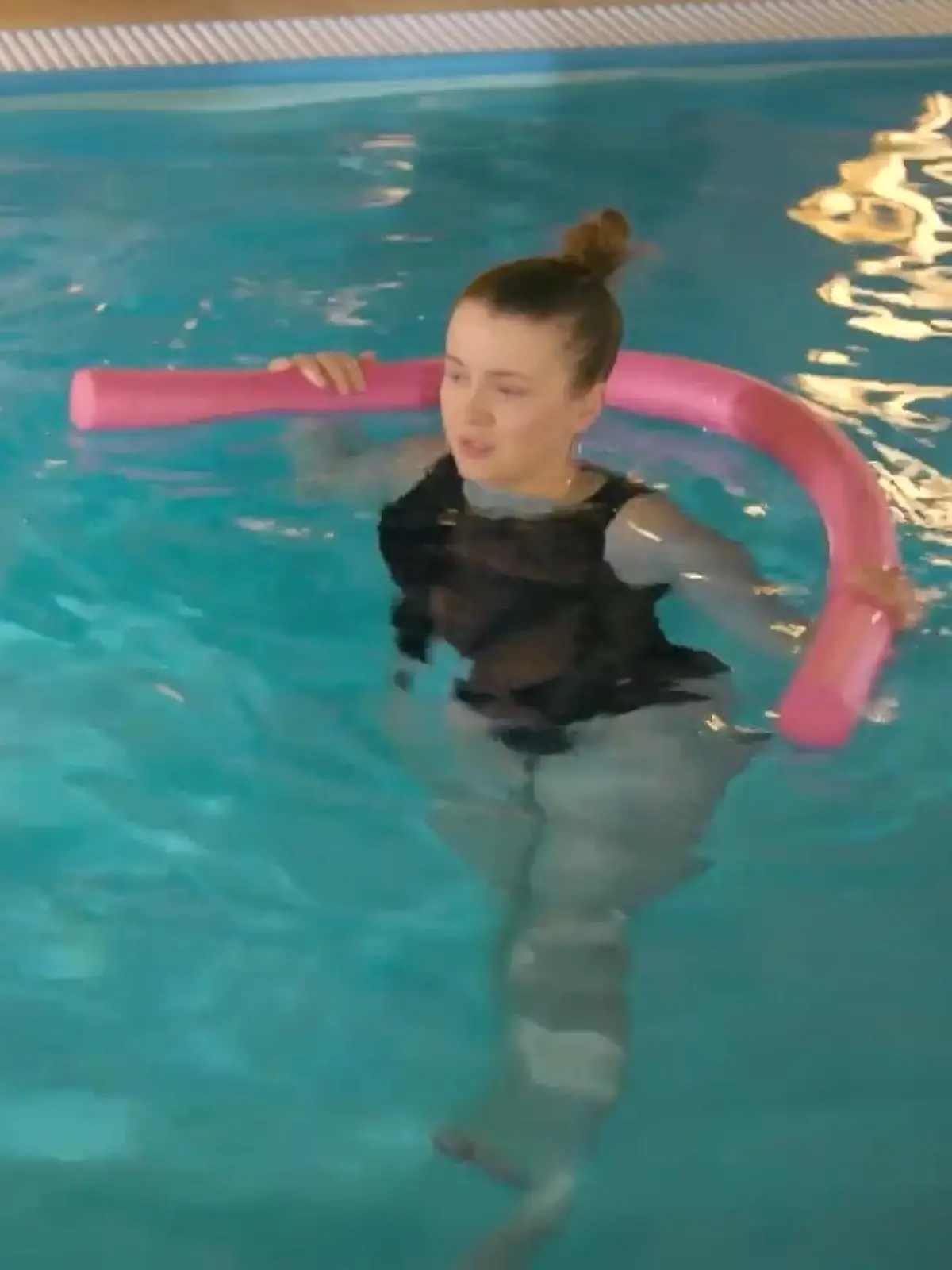 AWZ: Lucie macht beim Reha-Training eine Bekanntschaft