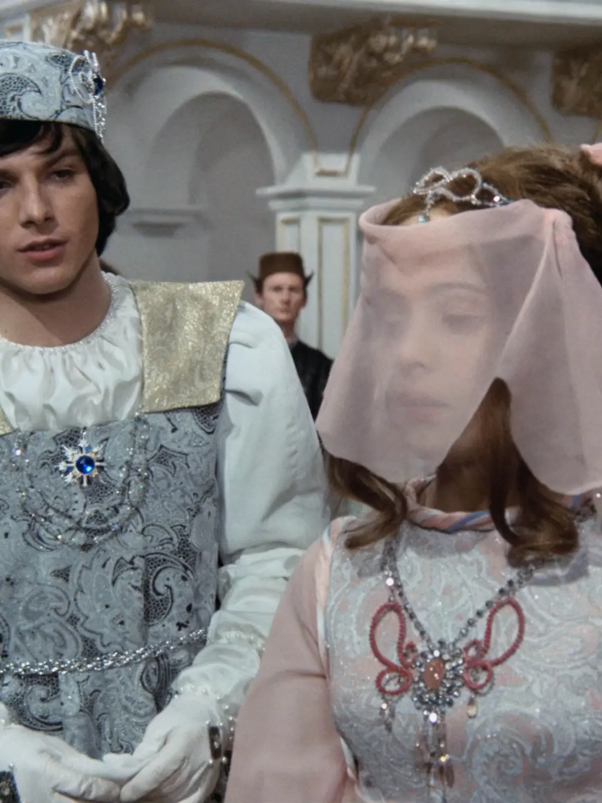 TROIS NOISETTES POUR CENDRILLON 3 NOISETTES POUR CENDRILLON TRI ORISKY PRO POPELKU 1973 de Vaclav Vorlicek Pavel Travnicek Libuse Safrankova. COLLECTION CHRISTOPHEL © Filmove studio Barrandov - DEFA-Studio fur Spielfilme - Kunstlerische Arbeitsgruppe ''Berlin''