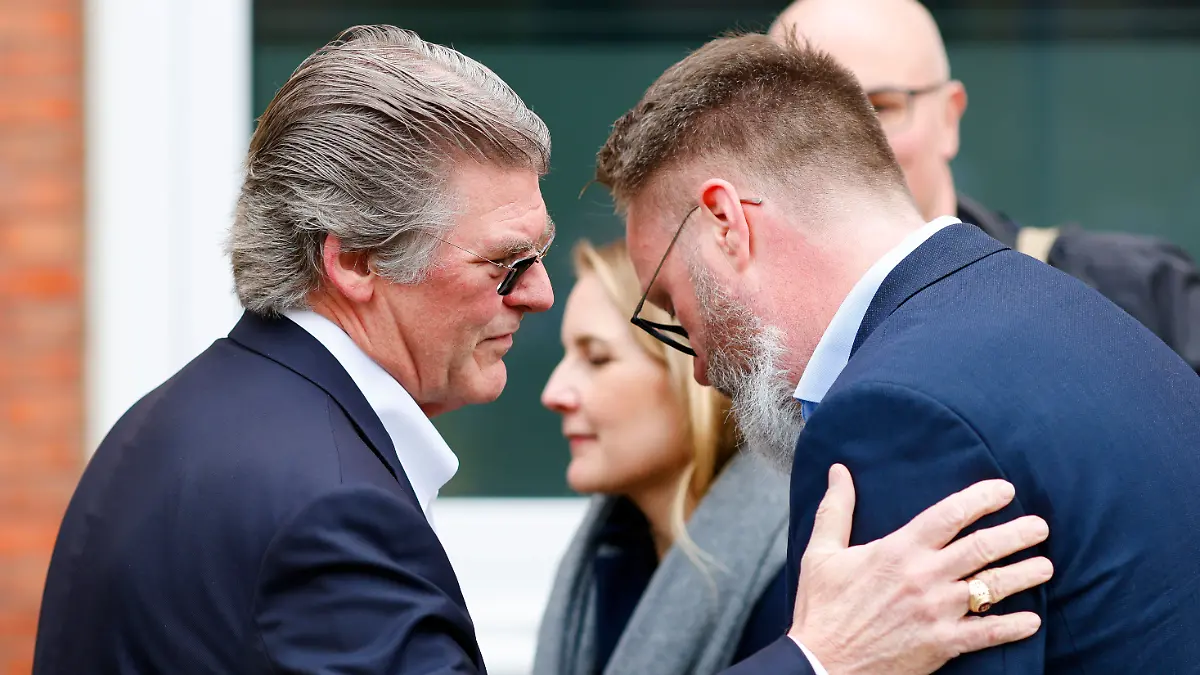 Lyten-Chef Dan Cook und Minister Claus Ruhe Madsen sprechen über die Zukunft der Batteriefabrik in Heide nach der Northvolt-Pleite.