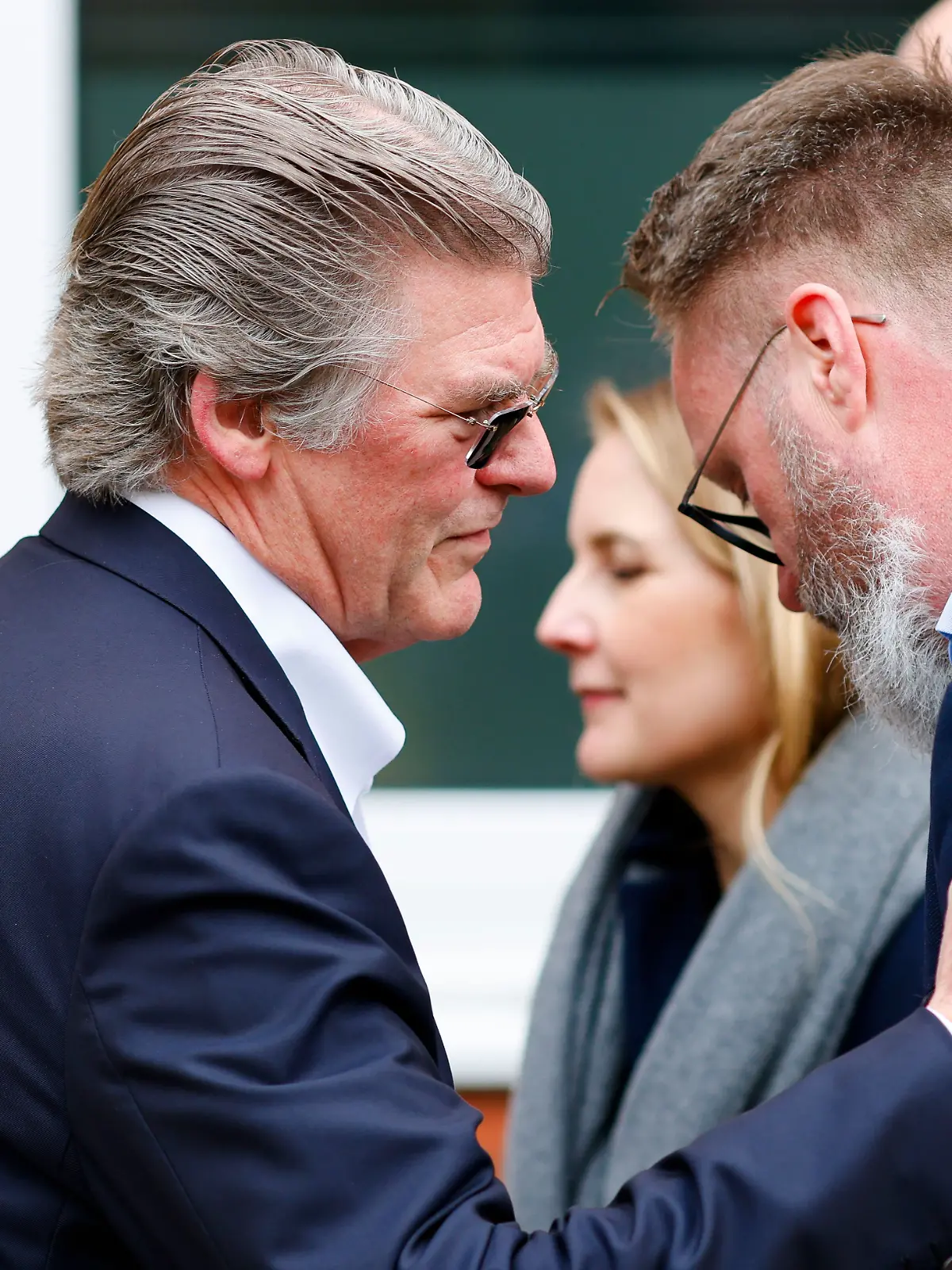 Lyten-Chef Dan Cook und Minister Claus Ruhe Madsen sprechen über die Zukunft der Batteriefabrik in Heide nach der Northvolt-Pleite.