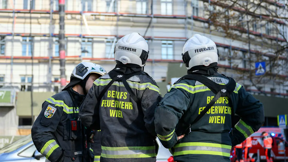 Bei dem Einsturz einer Baukonstruktion in Wien sind mehrere Arbeiter getötet worden