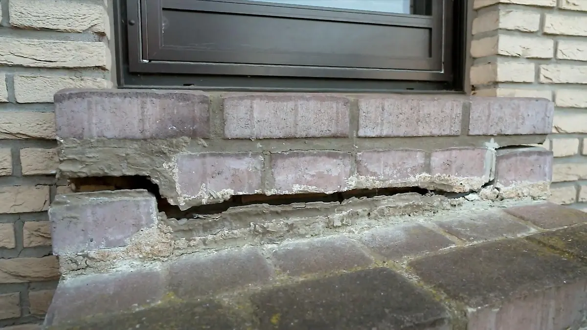 Häuser sacken ab wegen Salz-Abbau Hilfe, mein Haus sackt ab!  Risse überall!