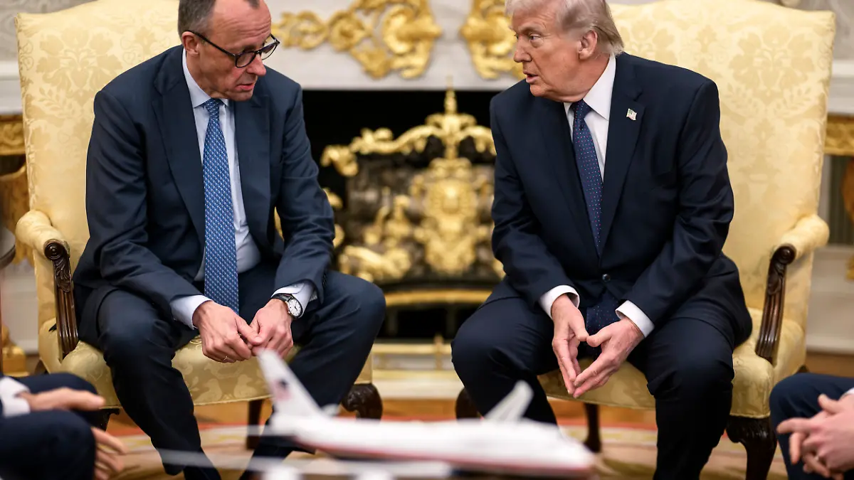 March 4, 2026, Washington, Dc, United States of America: U.S. President Donald Trump, speaks with German Chancellor Friedrich Merz, left, during a bilateral meeting at the Oval Office of the White House, March 3, 2026 in Washington, D.C. (Credit Image: Â© Daniel Torok/White House/Planet Pix via ZUMA Press Wire