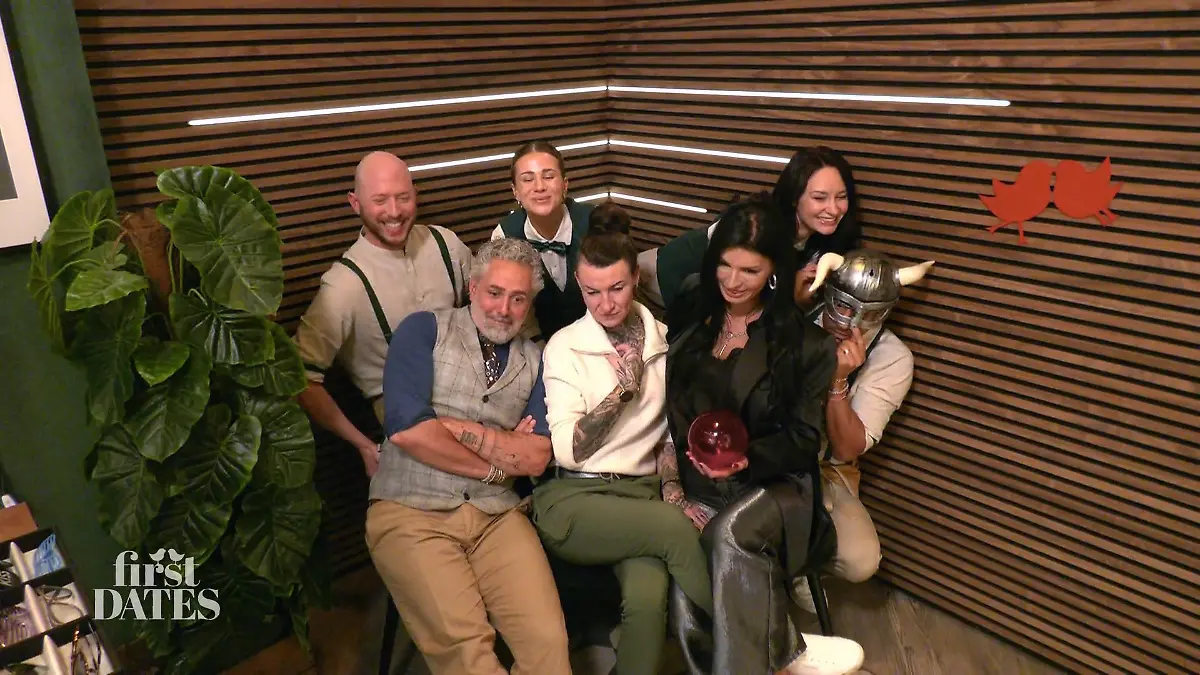 Nicole und Lisa schauen bei 'First Dates' diesmal ganz entspannt zu Zurück im Restaurant