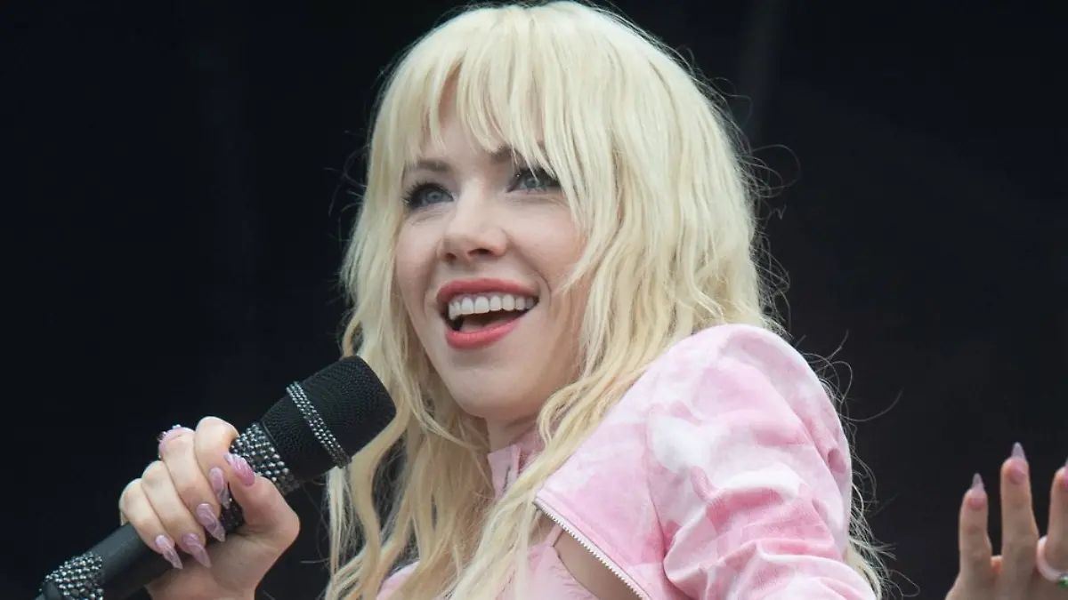 Carly Rae Jepsen hat die Geburt ihres Kindes verkündet.