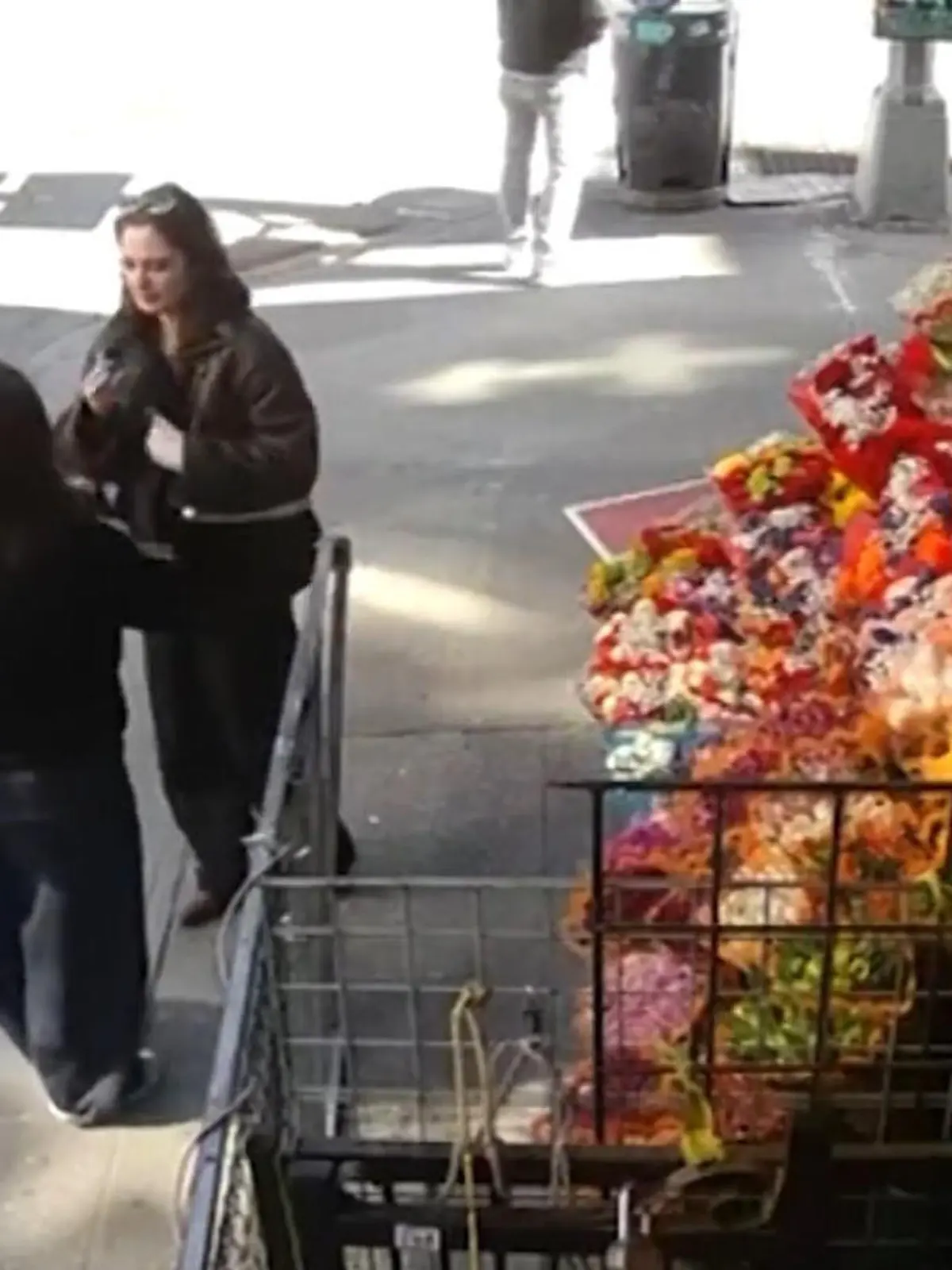 Bild zu: "New Yorker Taxifahrer verliert die Kontrolle – und rast ungebremst in zwei Frauen!"