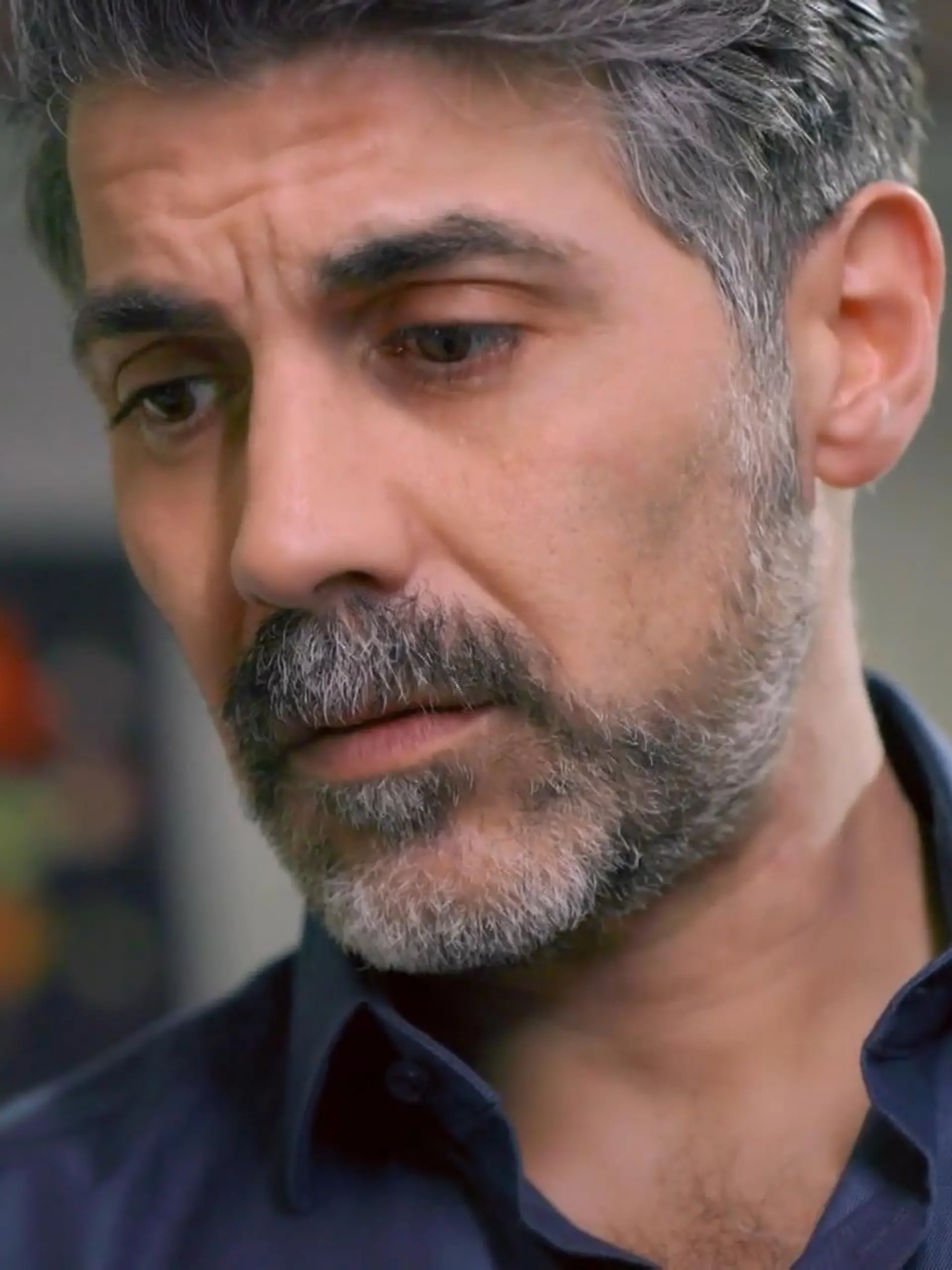 Bild zu: "Ferhat bekommt Utes Verlobungsring zurück"