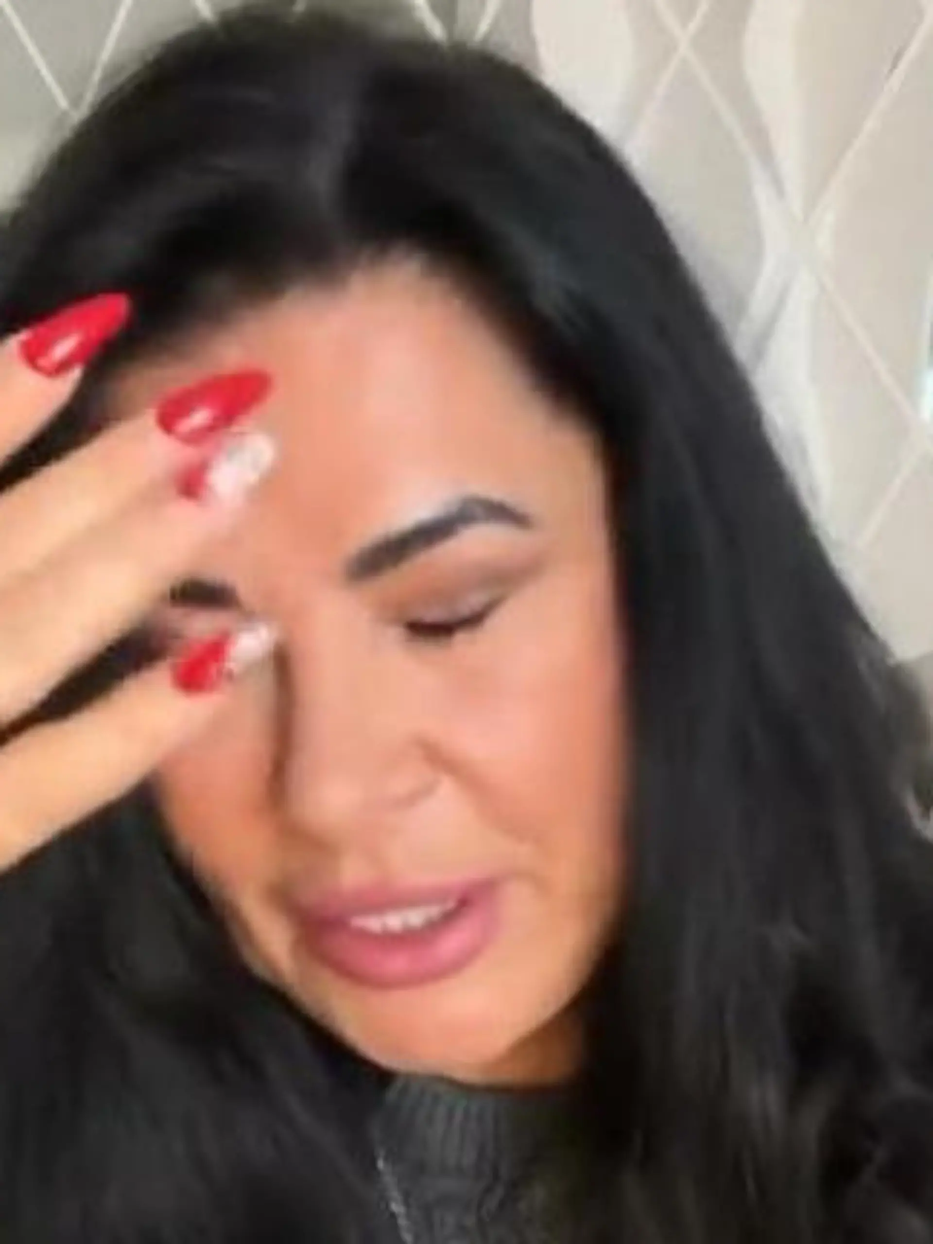 Bild zu: "Iris Katzenberger hat Angst vor Erblindung: „Ich sehe einfach nix mehr""