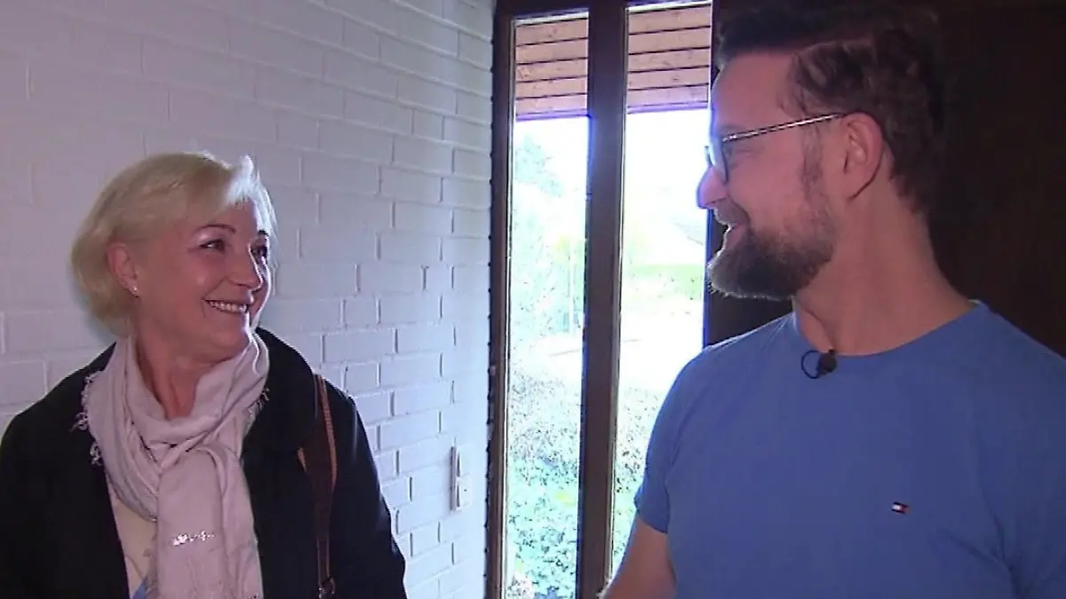 Robert bekommt Unterstützung von Mama Nora