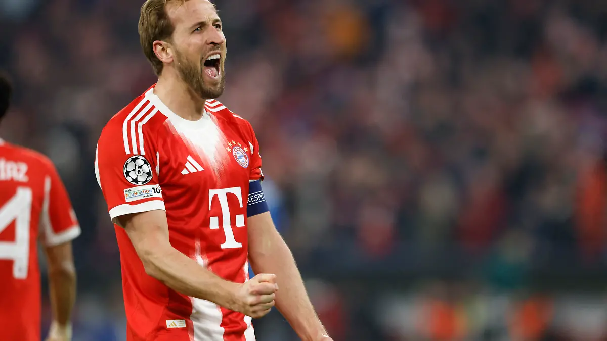 Soccer Football - UEFA Champions League - Round of 16 - Second Leg - Bayern Munich v Atalanta - Allianz Arena, Munich, Germany - March 18, 2026 Bayern Munich's Harry Kane celebrates scoring their second goal REUTERS/Michaela Stache