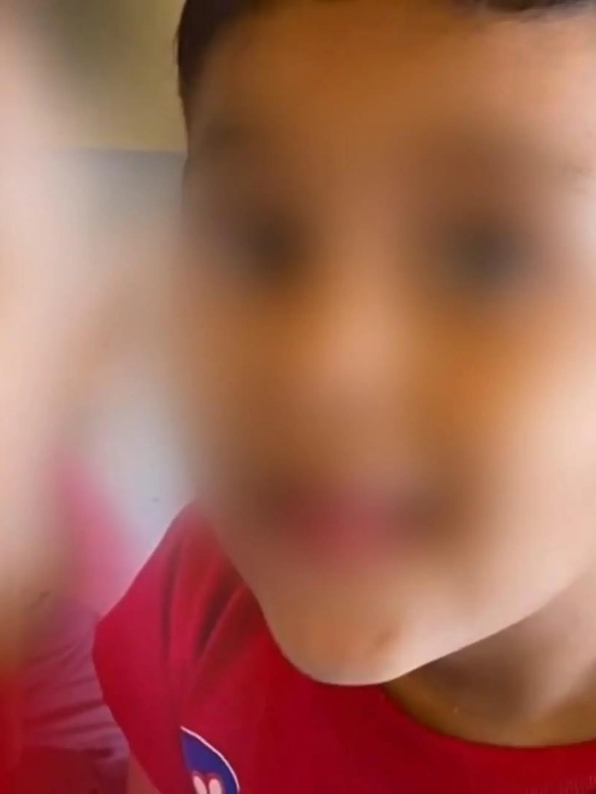 Dem dreijährigen Abiel Zapata sollten doch nur ein paar Zähne gezogen werden. Doch während der Operation stirbt der kleine Junge aus Wichita im US-Bundesstaat Kansas ganz plötzlich. Ein allergischer Schock soll die Ursache für den Tod sein. Die geschockten Eltern wollen sich mit dieser einfachen Erklärung aber nicht abfinden.  