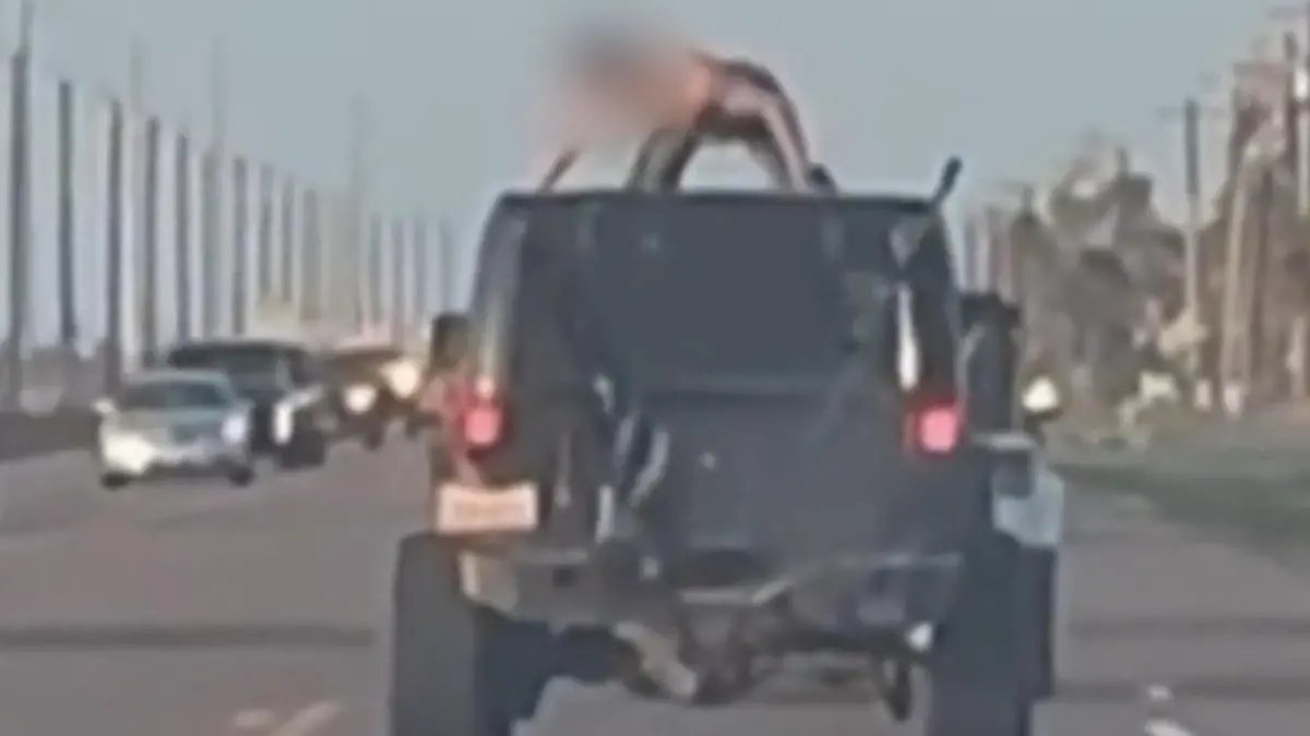 Mann (22) tanzt auf fahrendem Auto – dann kommt es zum Horror-Unfall!  Während Spring Break in den USA