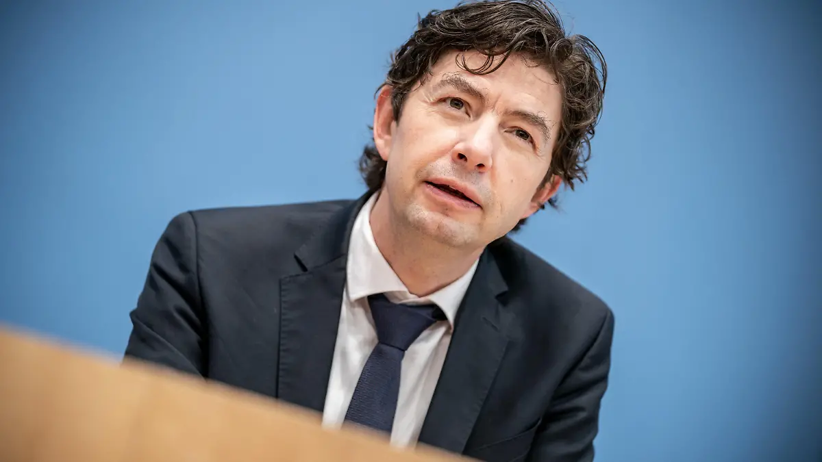 22.01.2021, Berlin: Christian Drosten, Direktor des Instituts für Virologie, Charité Berlin, spricht auf einer Pressekonferenz zur aktuellen Lage in der Corona-Pandemie. Foto: Michael Kappeler/dpa Pool/dpa +++ dpa-Bildfunk +++