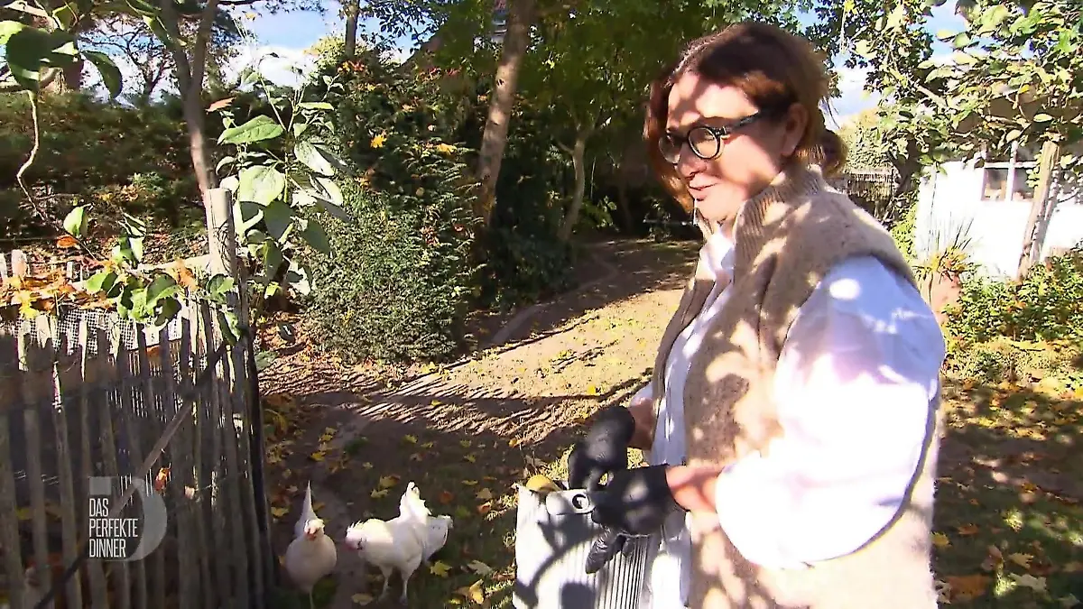 Die Hühner müssen bei Laune gehalten werden Lilia setzt voll auf Eigenanbau
