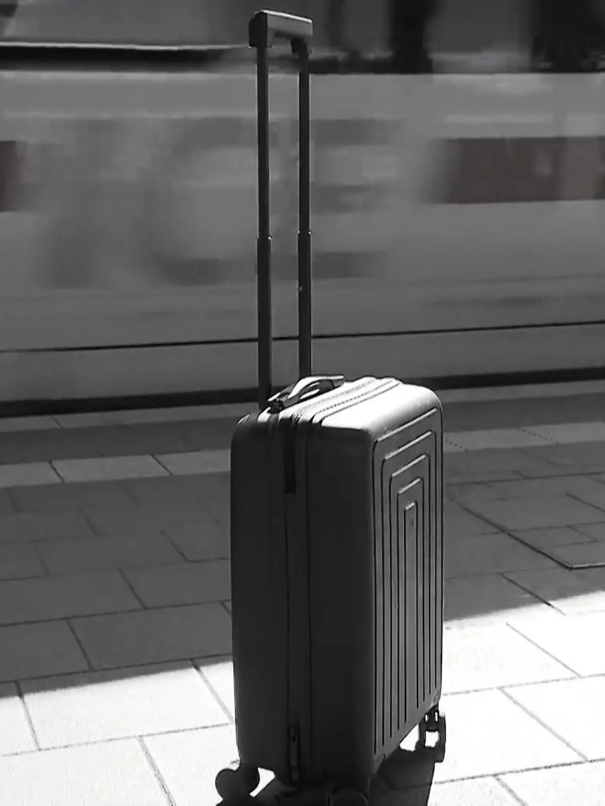 Bild zu: "Vibrierender Gegenstand in verdächtigem Koffer"