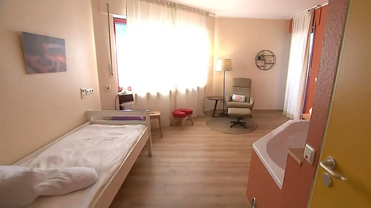 Nachbar sind Geburtsschreie zu laut Mann setzt Geburtshaus lahm