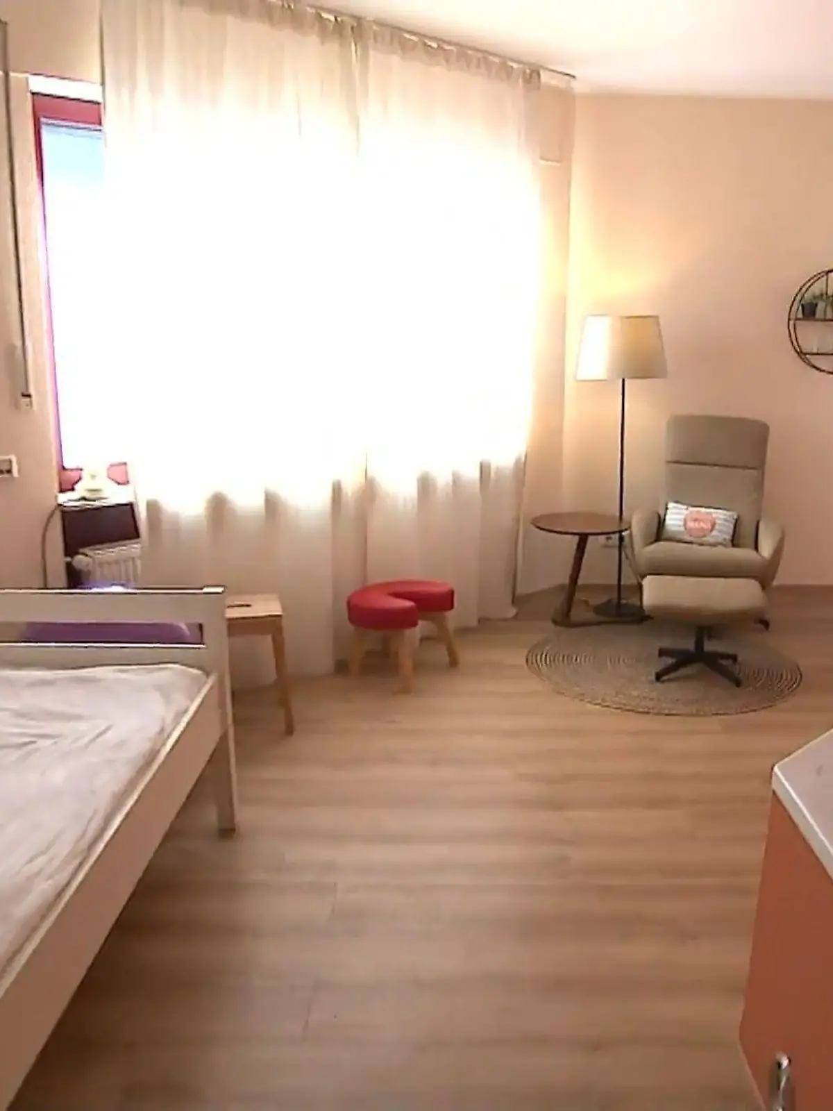 Bild zu: "Nachbar sind Geburtsschreie zu laut"