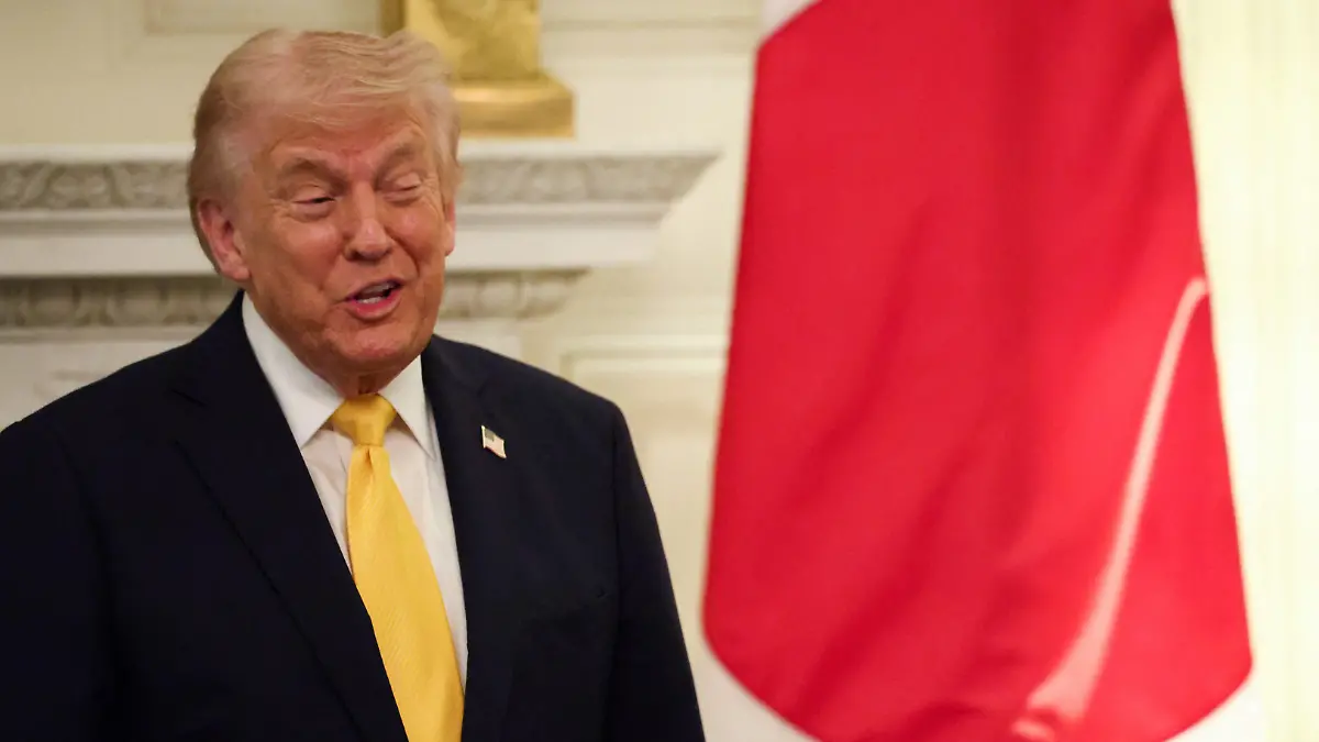 U.S. President Donald Trump hosts a dinner for Japanese Prime Minister Sanae Takaichi at the White House in Washington, D.C., U.S., March 19, 2026. REUTERS/Kevin Lamarque