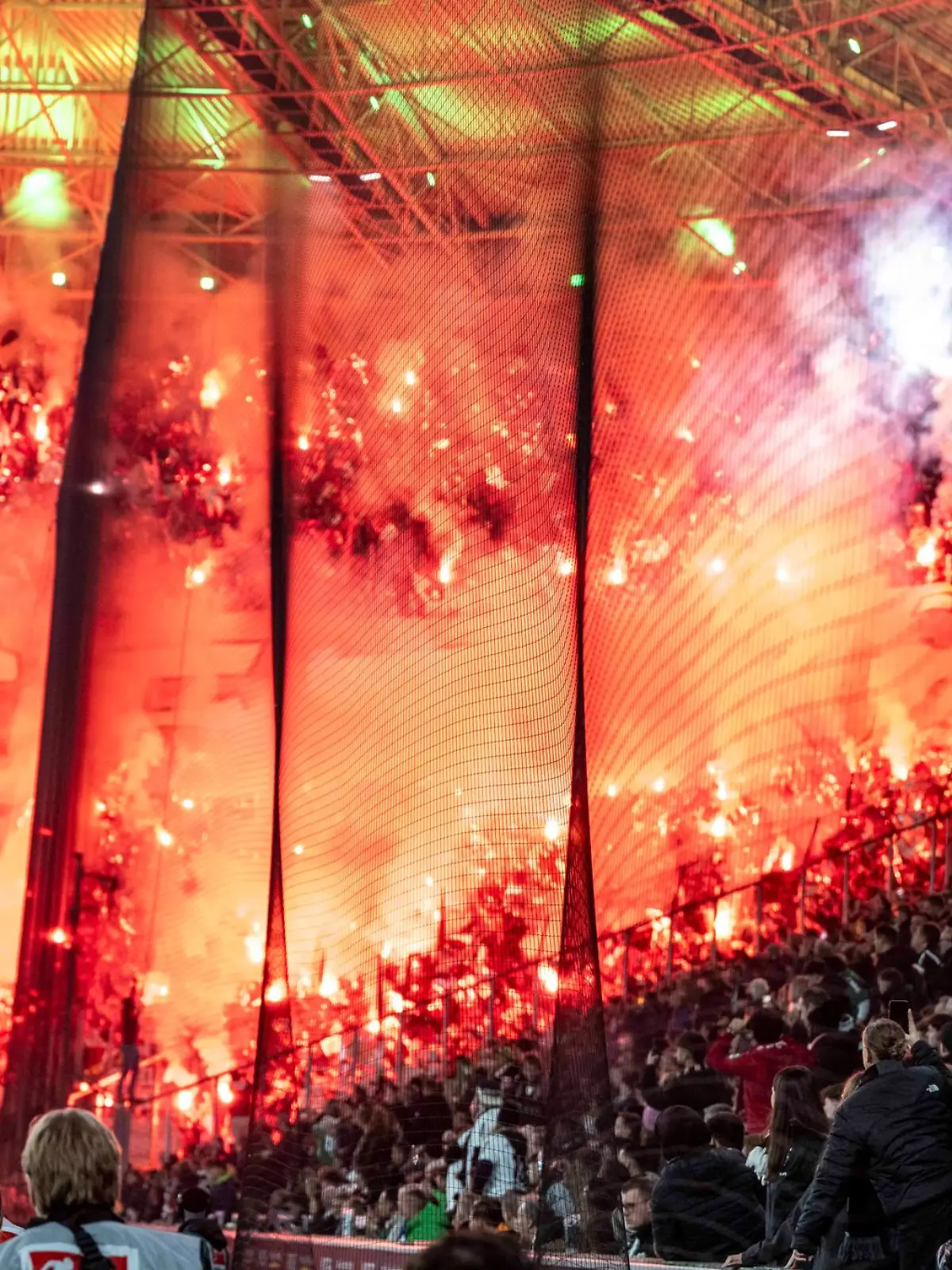 Bild zu: "Derby mit Knall-Potenzial: Kölns Kwasniok hofft auf «Boost»"