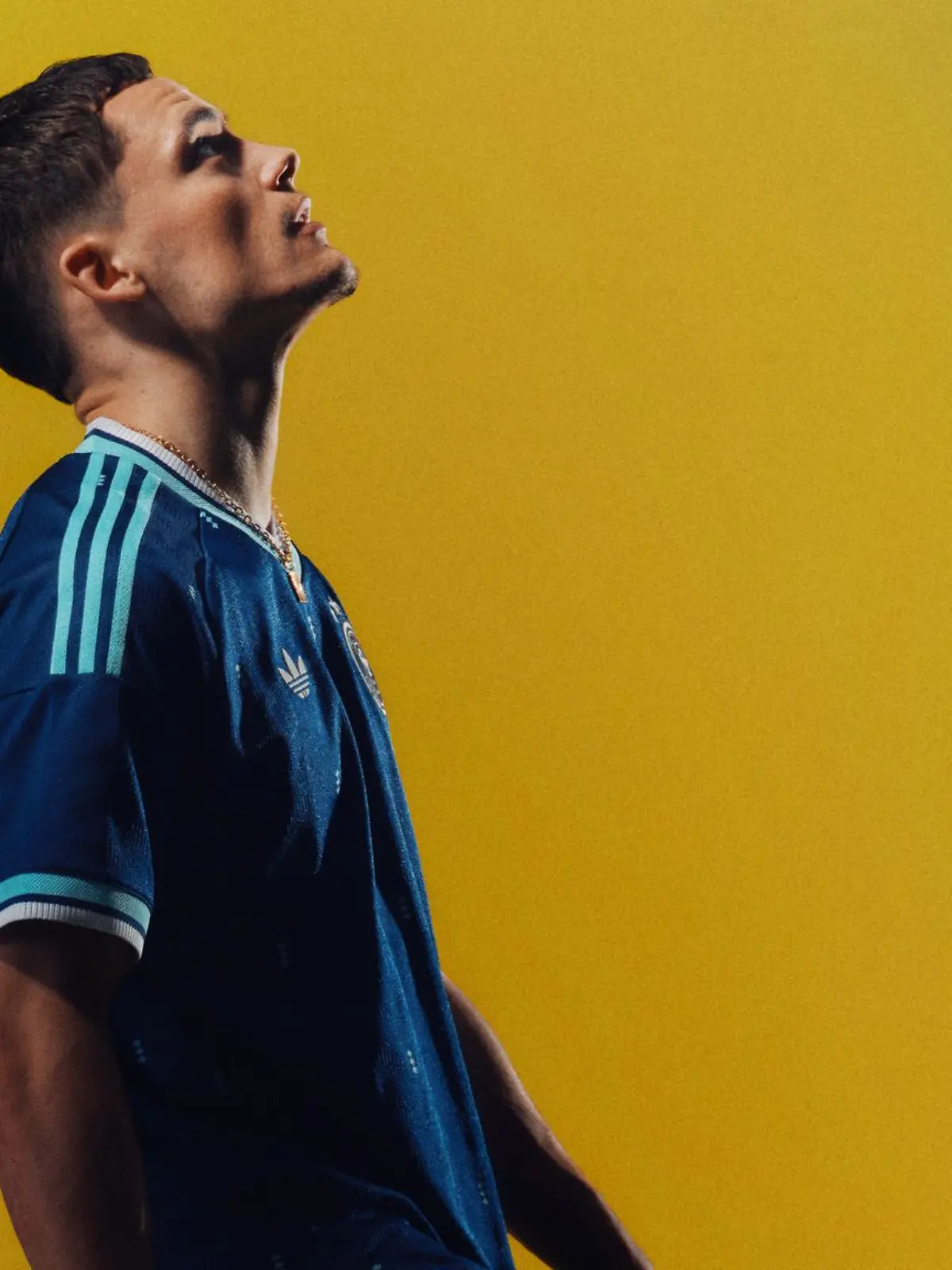 Bild zu: "In Dunkelblau zur WM: DFB stellt Auswärtstrikot vor"