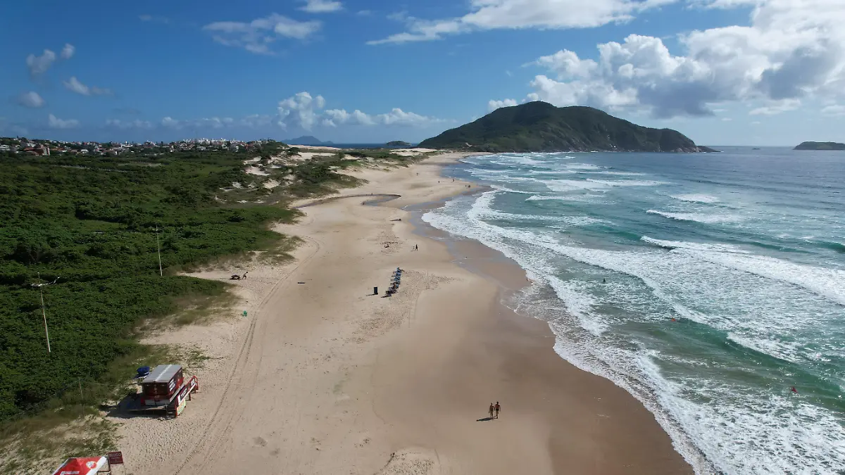 Die zerstückelte Leiche von Alberto Pereira de Araújo wird am malerischen Strand von Santinho gefunden. (Archivbild)