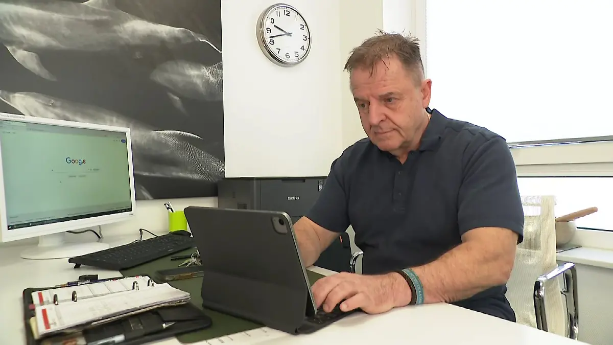 Psychotherapeut Christian Lüdke ordnet ein, welche emotionalen Folgen die Vorwürfe für ein 13-jähriges Mädchen haben könnten.