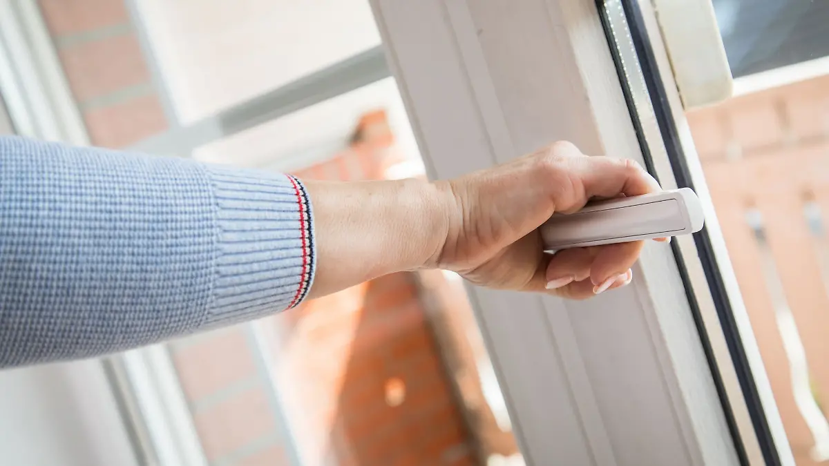 Fenster putzen für den Frühling: So bleiben sie sauber und sicher!