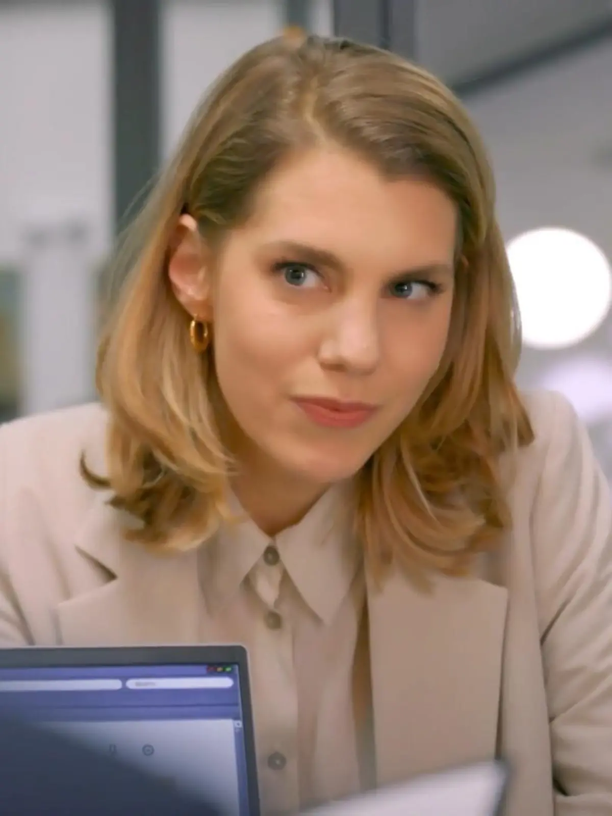 Unter uns: Stella macht Benedikt ein lukratives Angebot