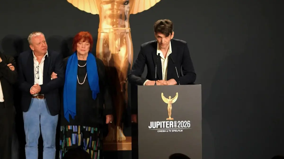 Jubel bei Preisverleihung! Deutscher Schauspiel-Star mit deutlichen Worten zu Collien Fernandes