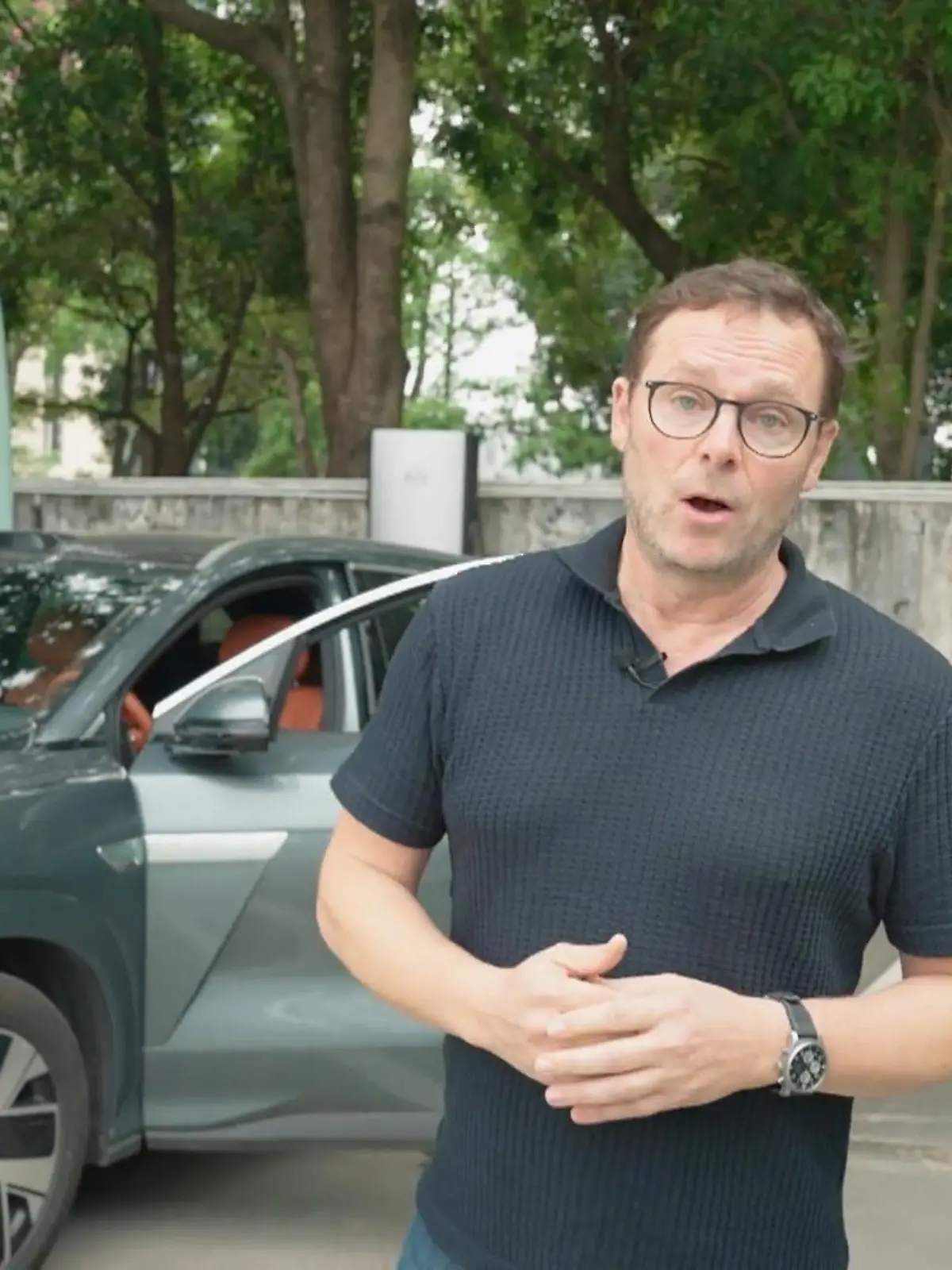 Bild zu: "Ein Auto, das alle Laderekorde pulverisiert"