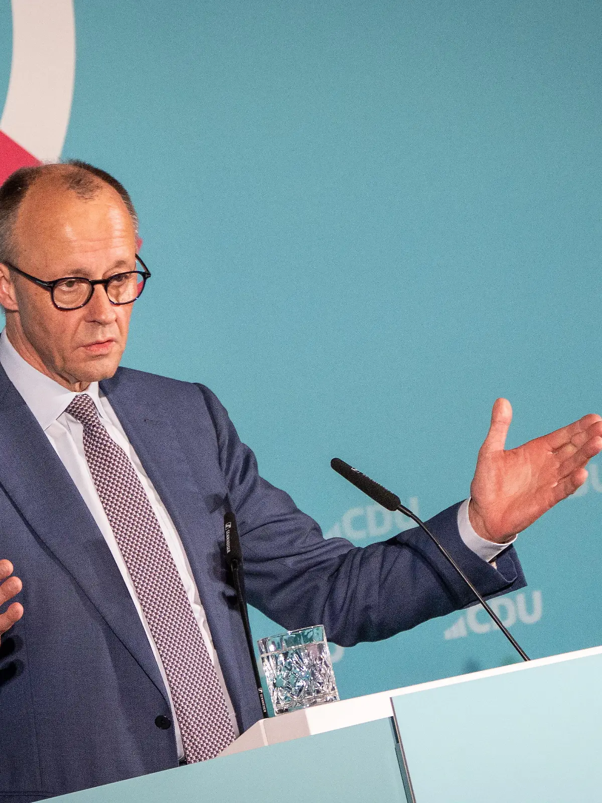 Bundeskanzler Friedrich Merz während seiner Rede zum Abschluss des Wahlkampfs