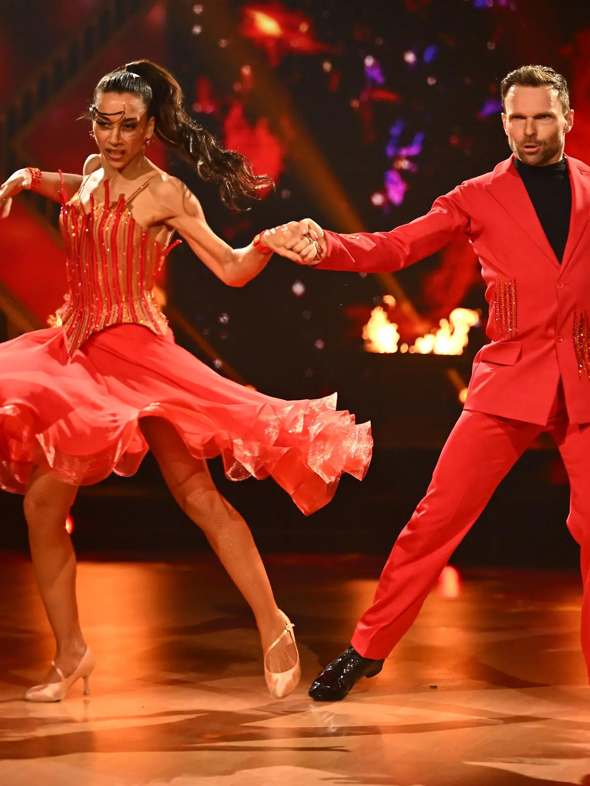 Bild zu: "Mit ihrem Quickstep sorgt Nadja Benaissa für „Fire“ auf dem Tanz-Parkett"