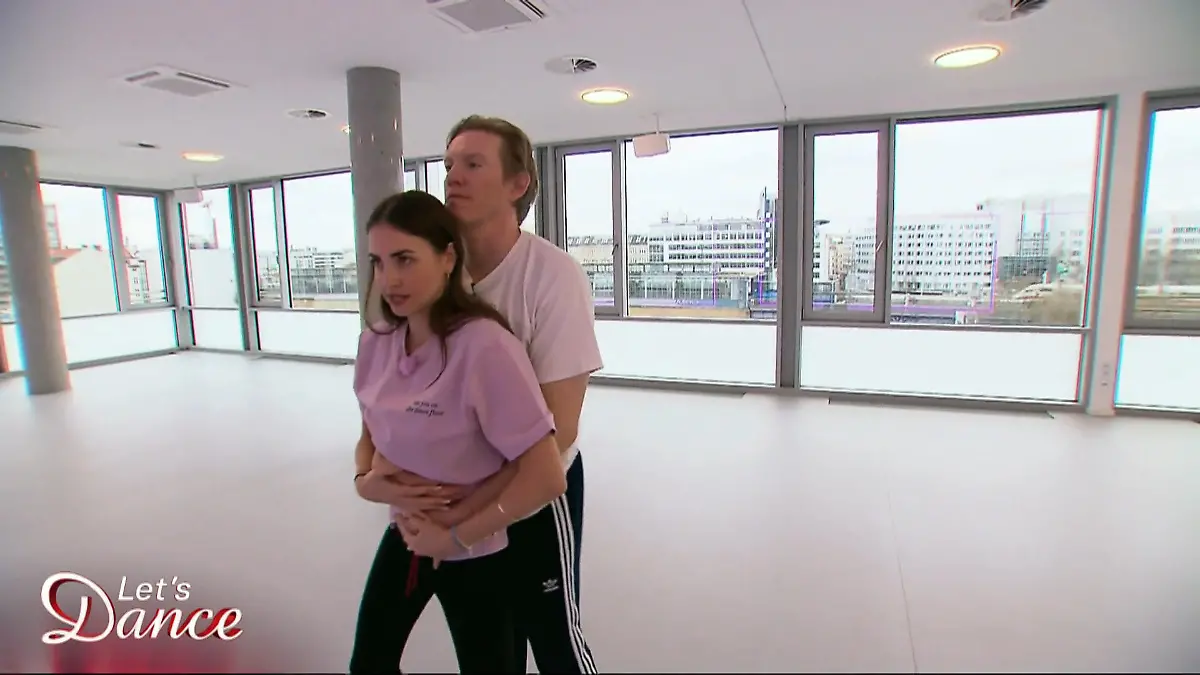 Schafft Simon mit Ekat den Schritt aus seiner Komfortzone? Berührungsängste bei Simon?