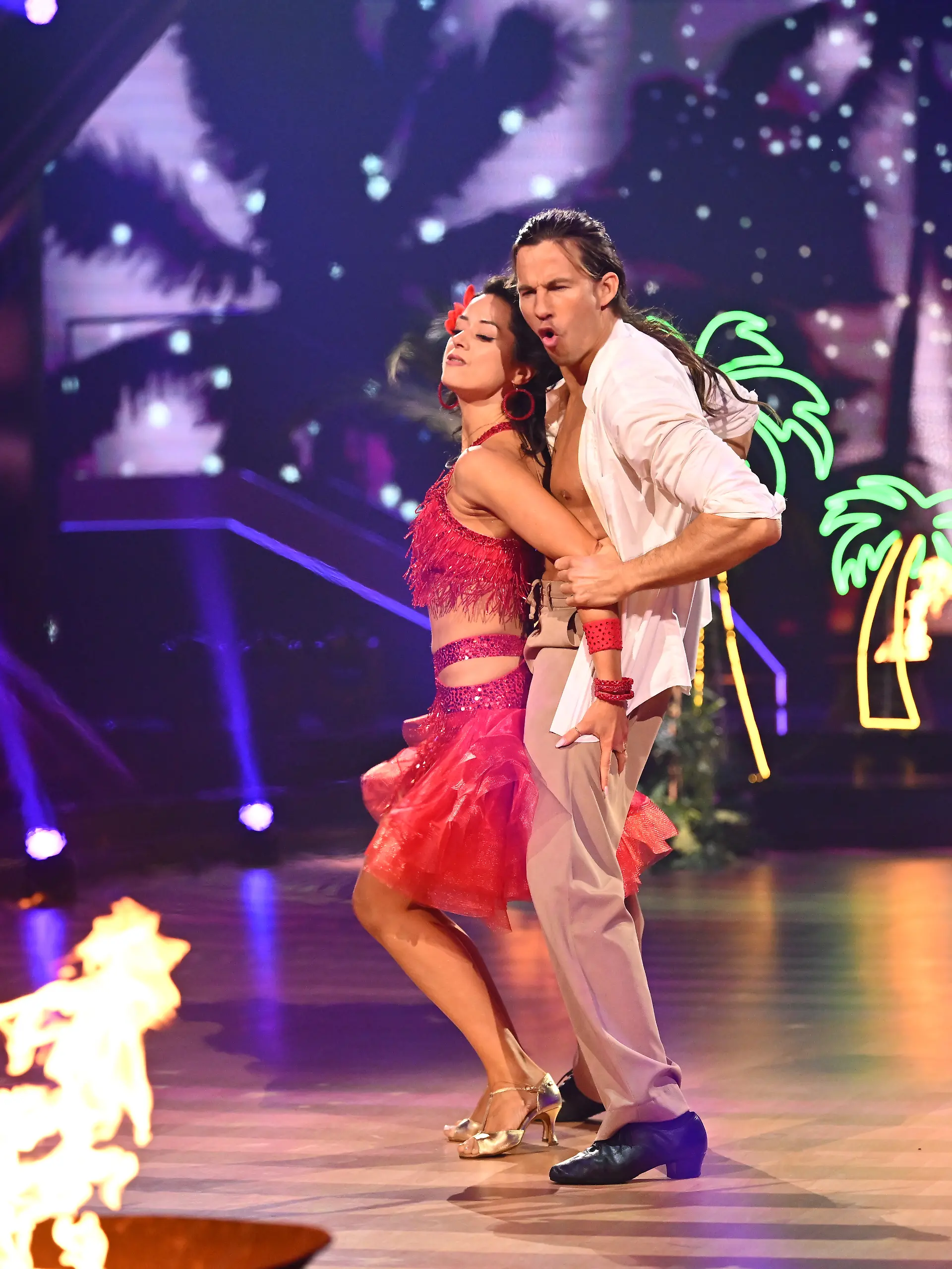 Malika Dzumaev und Joel Mattli rocken in Show 3 von „Let’s Dance” die Samba. 