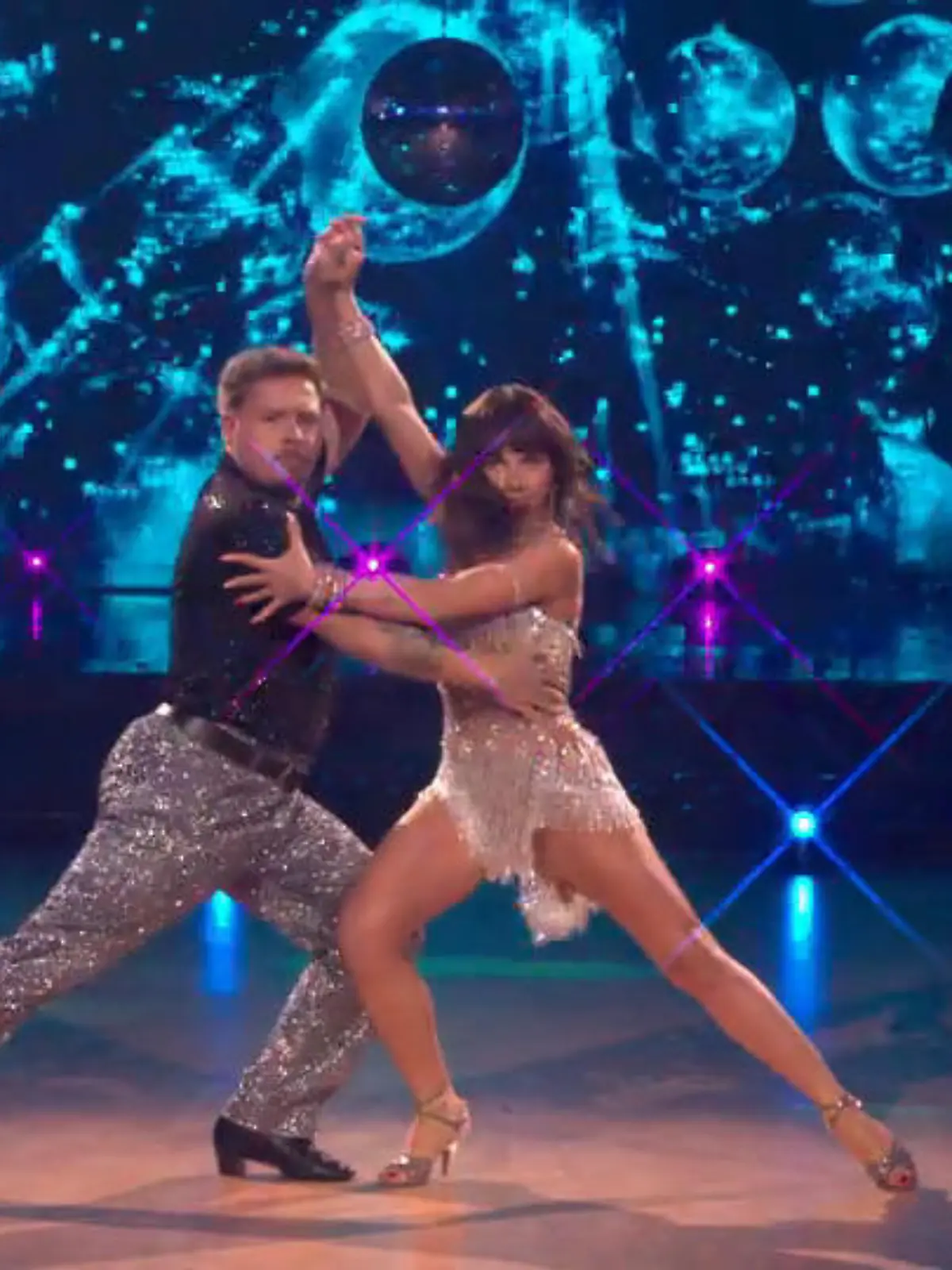 Bild zu: "Gustav und Anastasia tanzen sich ins „Boogie Wonderland“"