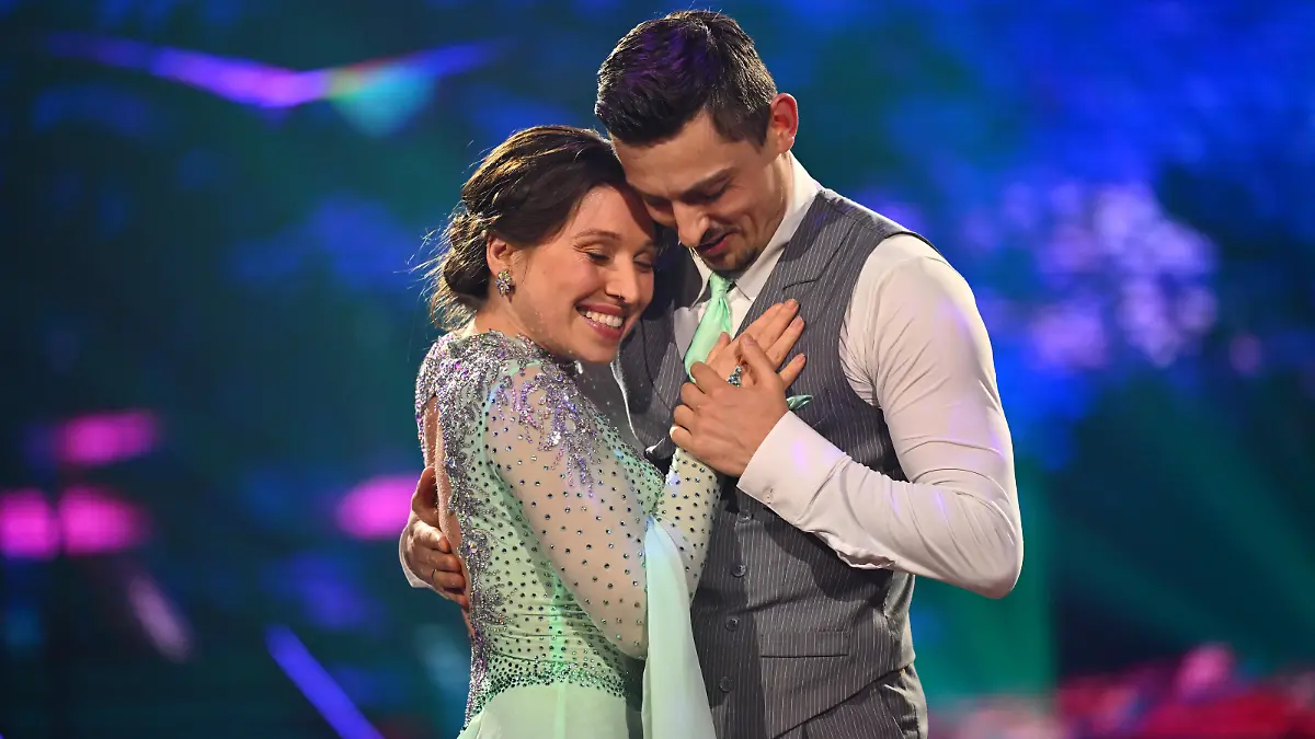 "Relax!" Joachim Llambi wünscht sich von Bibi Heinicke mehr Geschmeidigkeit "Let's Dance“ bringt Stars zum Schweben