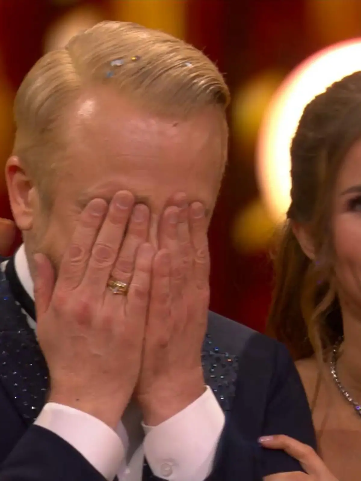 Bild zu: "Das steckt hinter Ross Antonys Gefühlsausbruch in „Let's Dance"-Show 3"