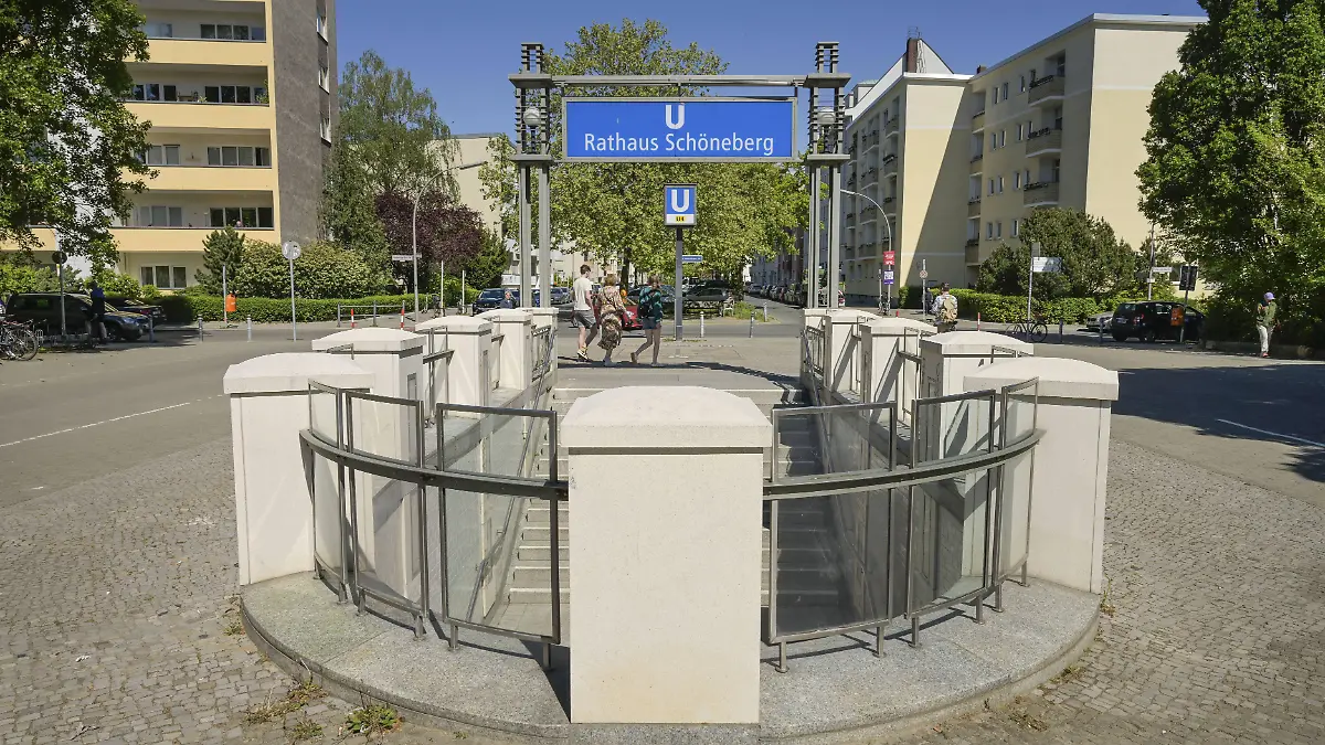 U-Bahnhof Rathaus Schöneberg, Schöneberg, Tempelhof-Schöneberg, Berlin, Deutschland, Europa [OrigBildgröße 8200x5467 px]