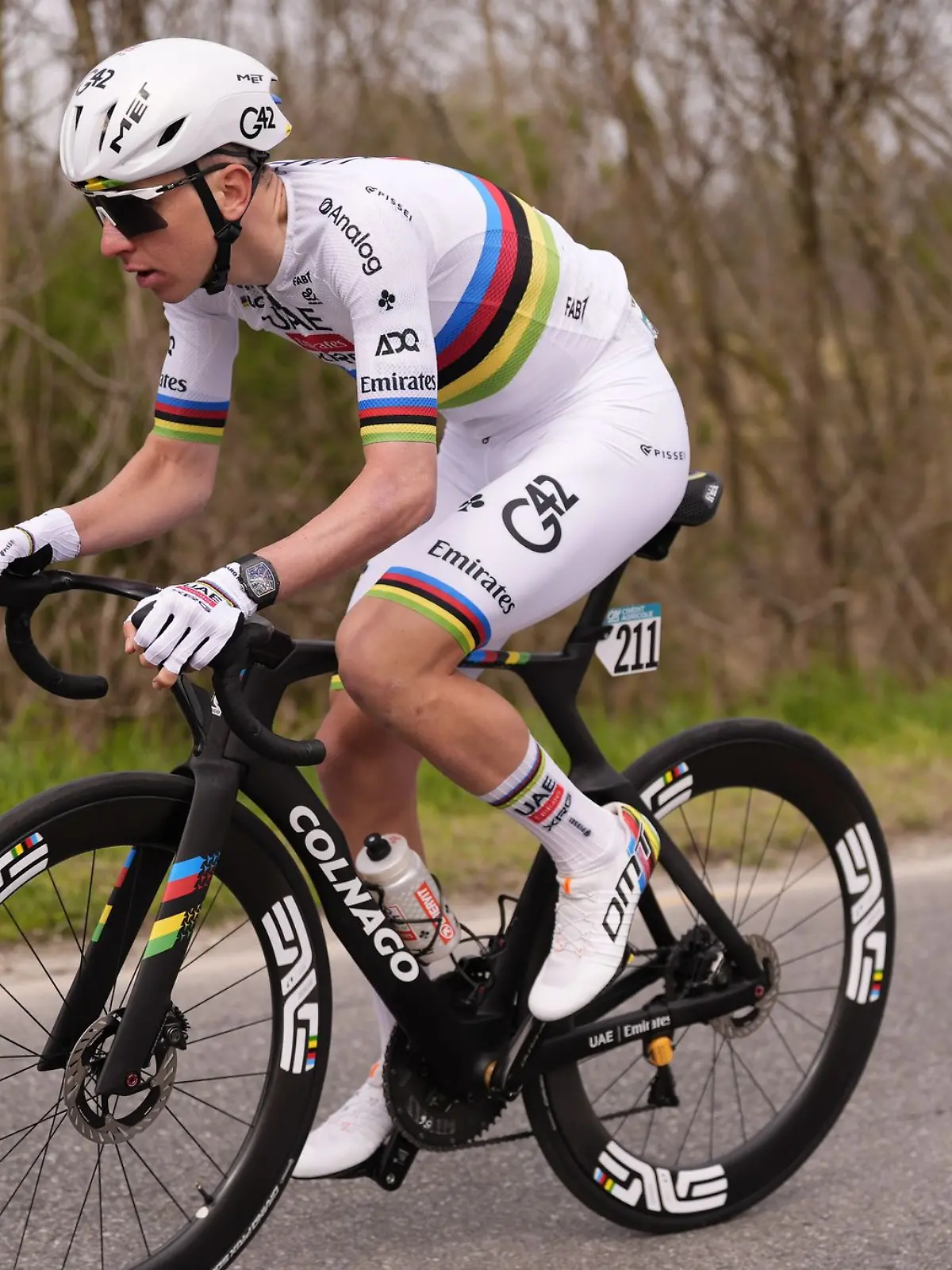 Bild zu: "Trotz Sturz: Erster Sieg für Pogacar bei Mailand-Sanremo"